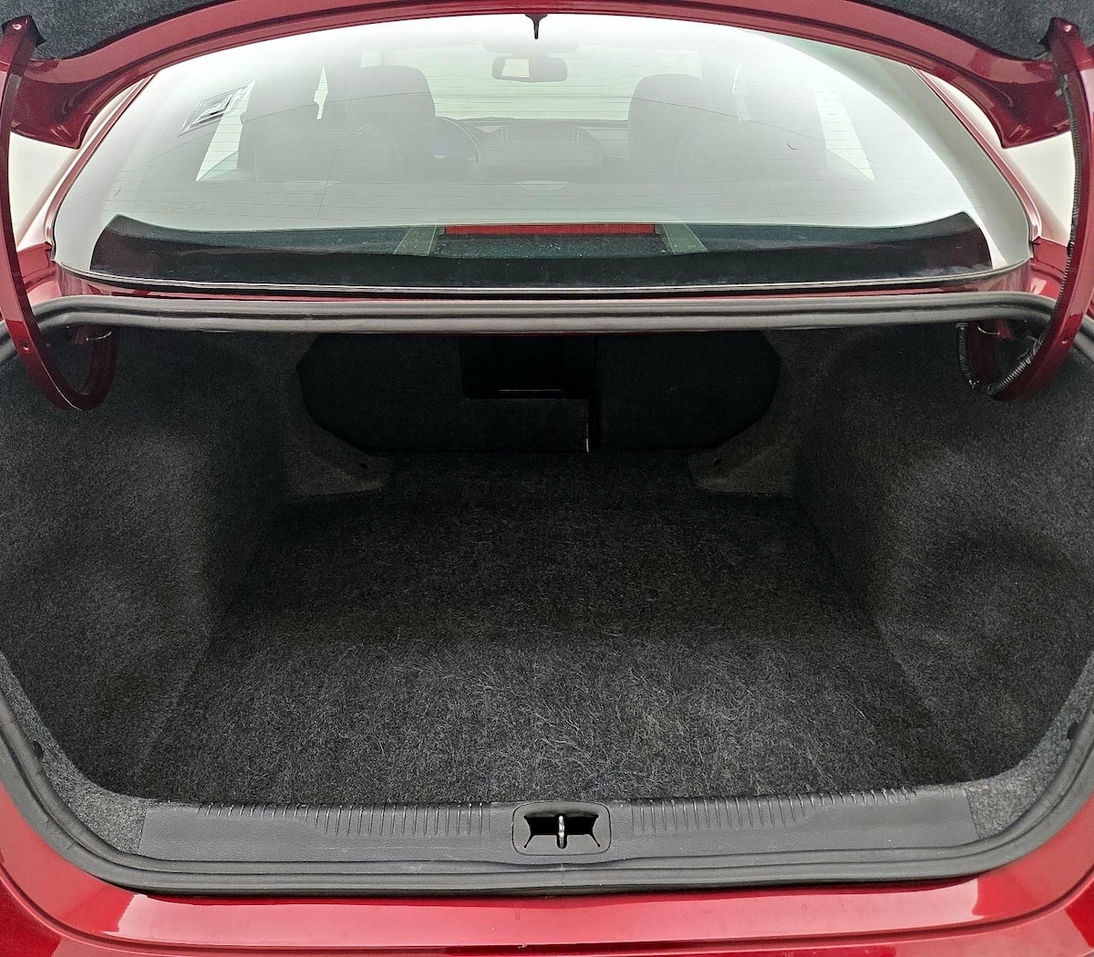 Trunk/Cargo (Seats Up)
