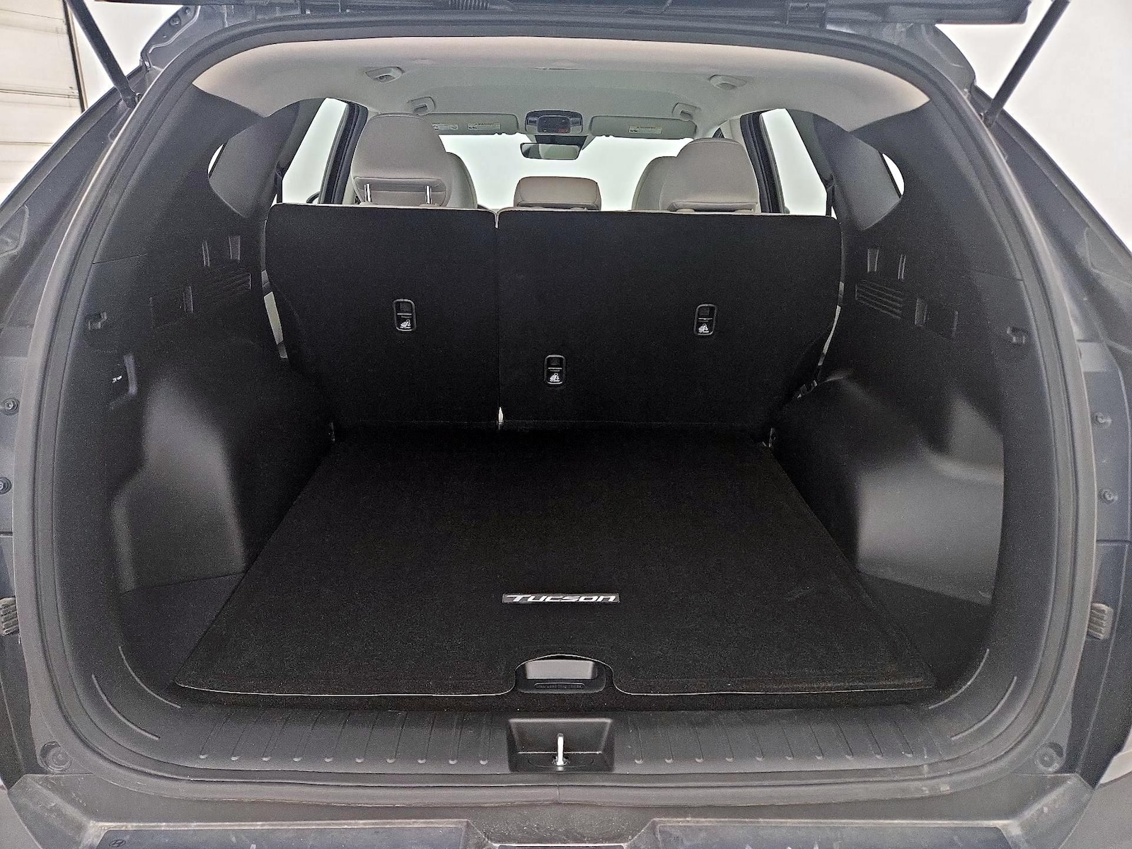 2025 Hyundai Tucson SE - Photo 21