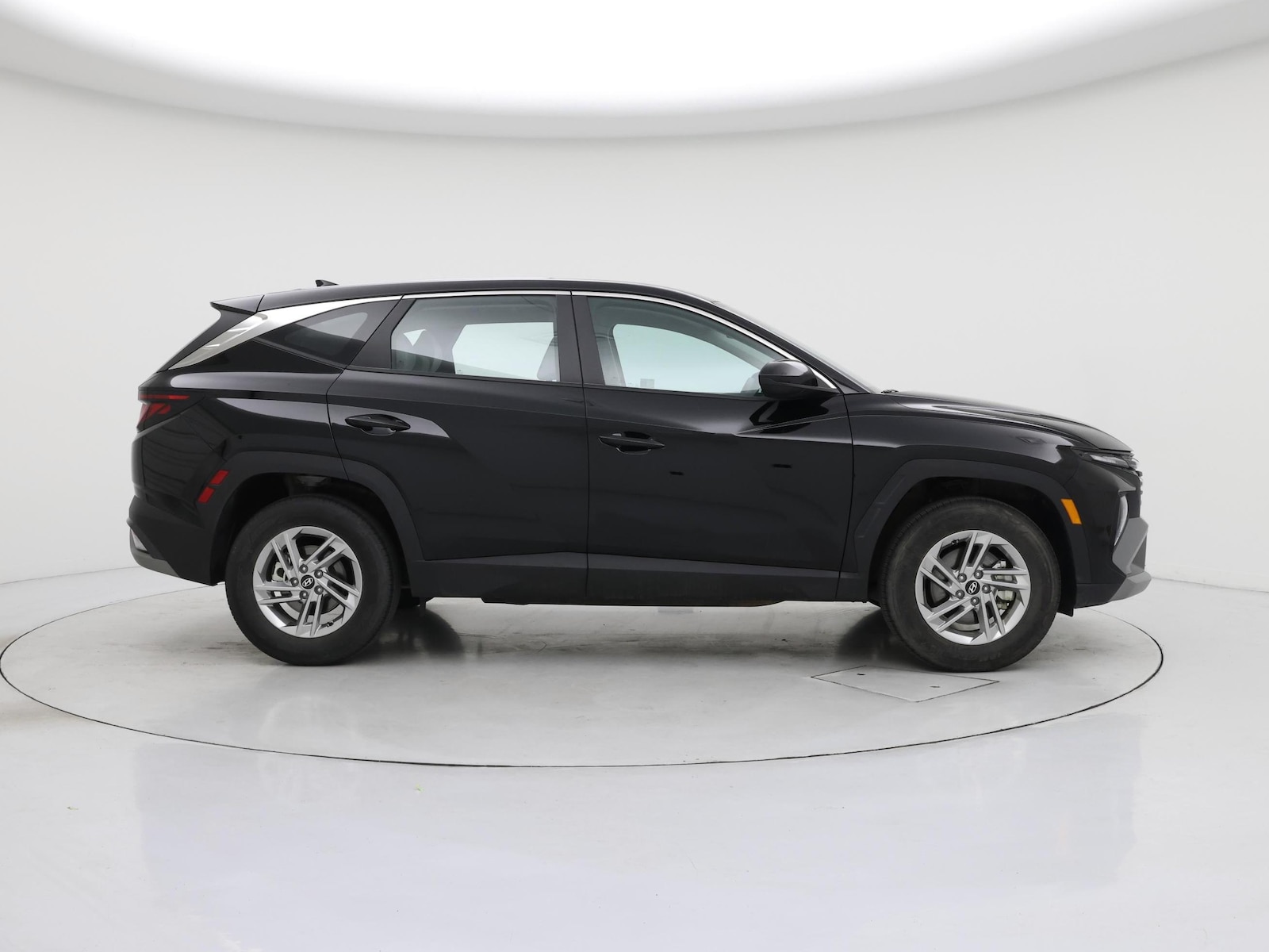 2025 Hyundai Tucson SE - Photo 8