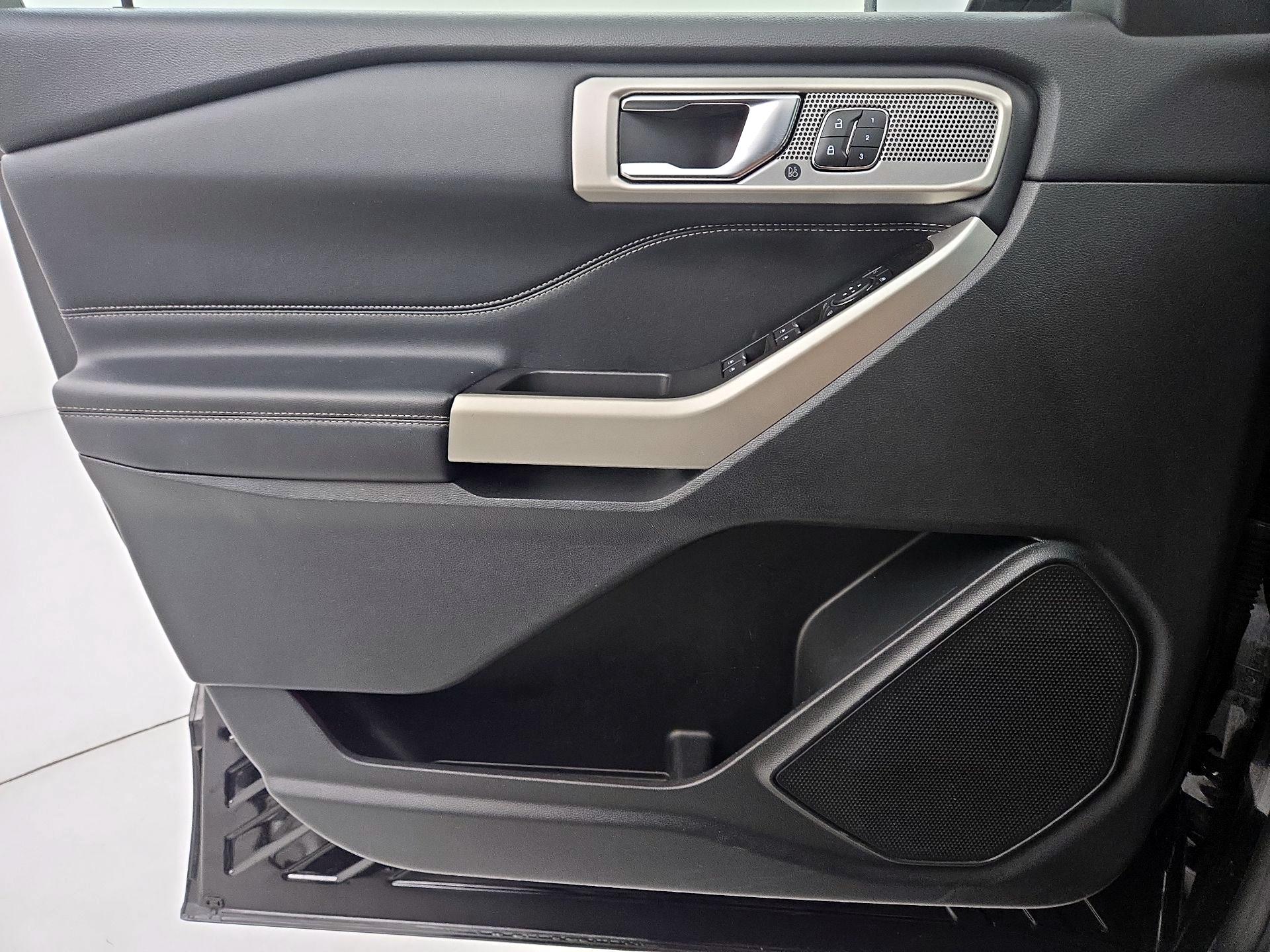 Thumbnail: 2020 Ford Explorer - 12
