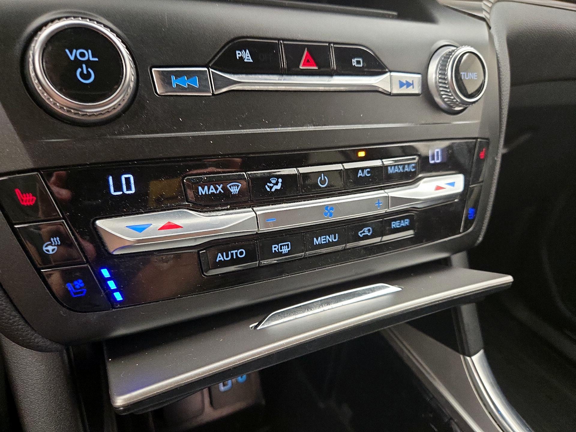 Thumbnail: 2020 Ford Explorer - 17