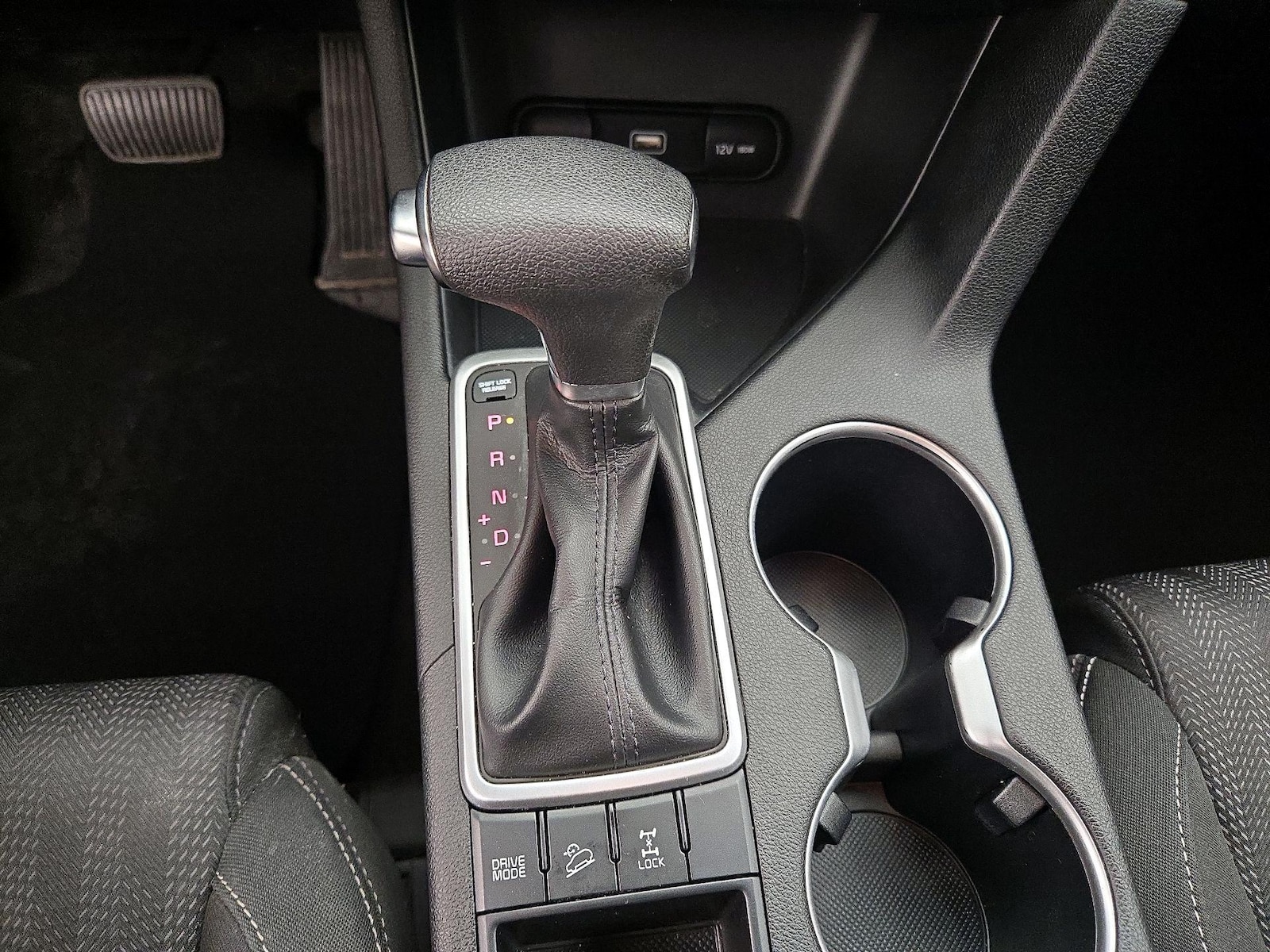 2022 Kia Sportage LX - Photo 18