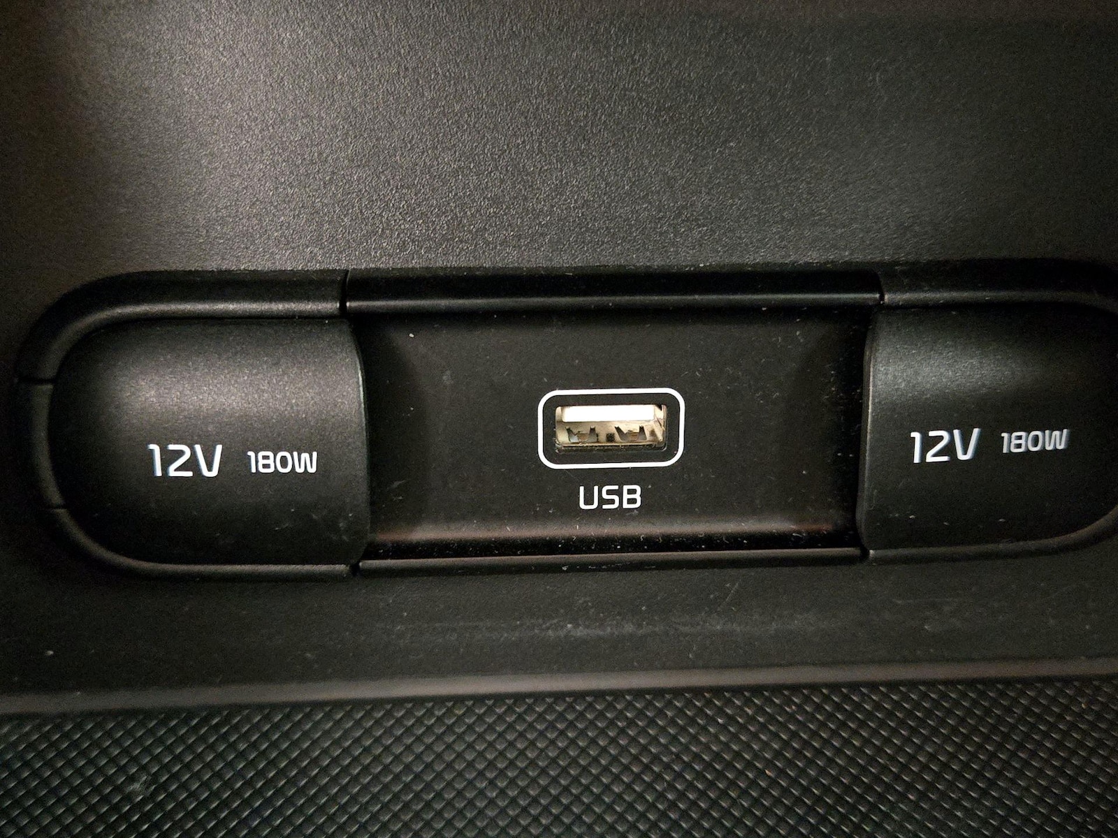 2022 Kia Sportage LX - Photo 19