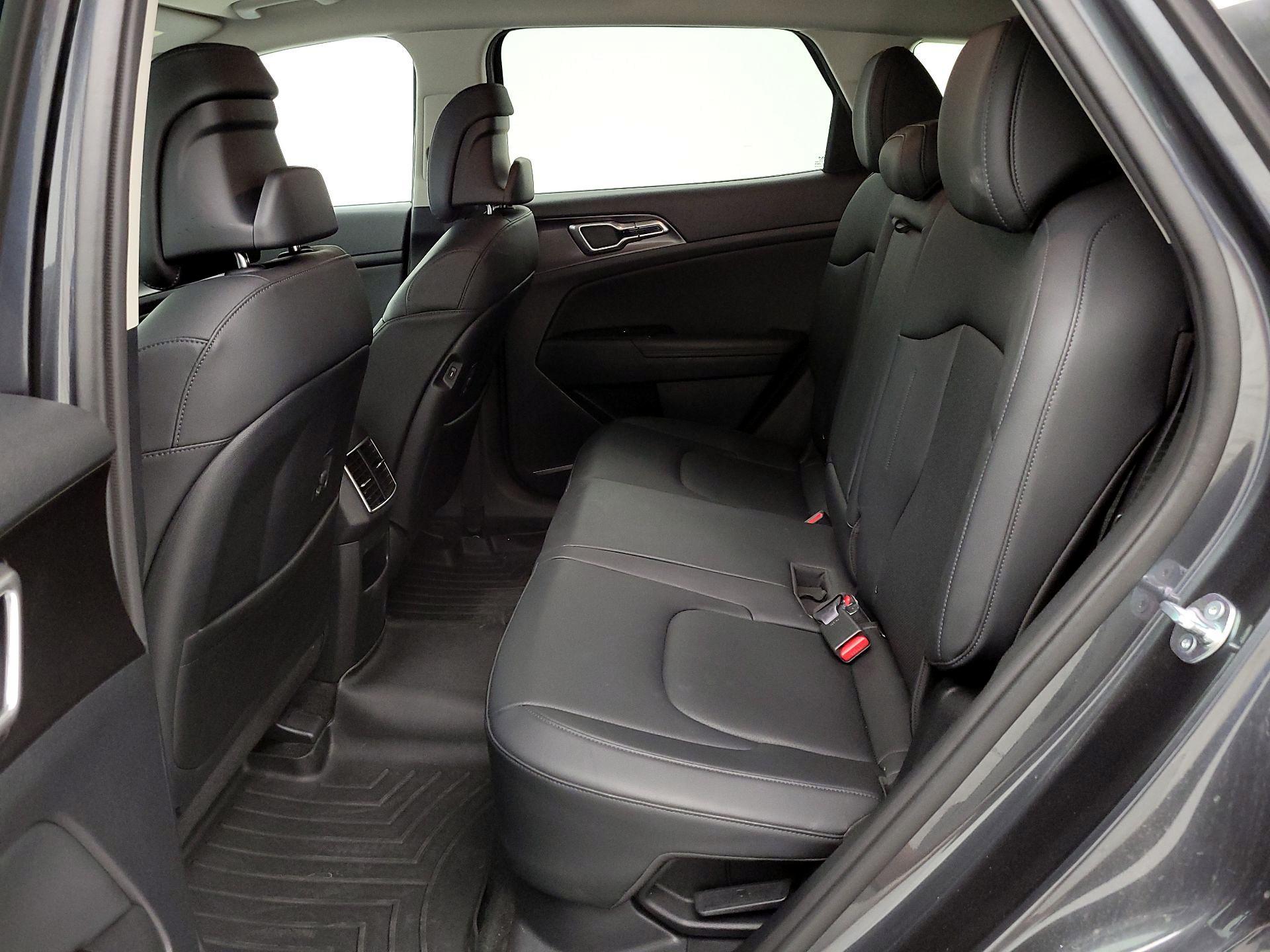 Thumbnail: 2023 Kia Sportage - 20