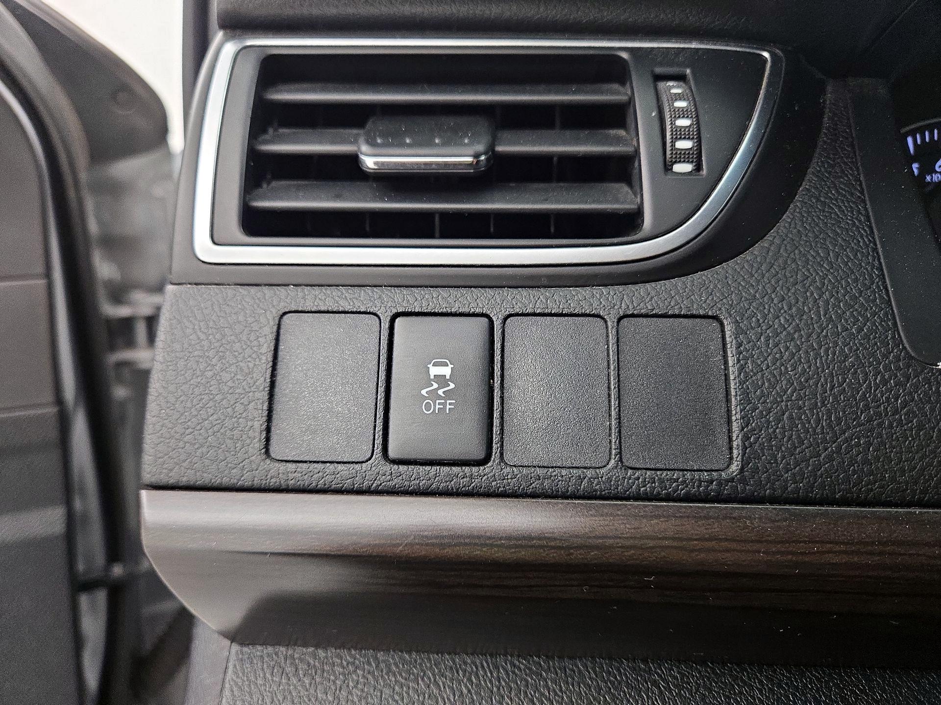 Thumbnail: 2015 Toyota Camry - 13