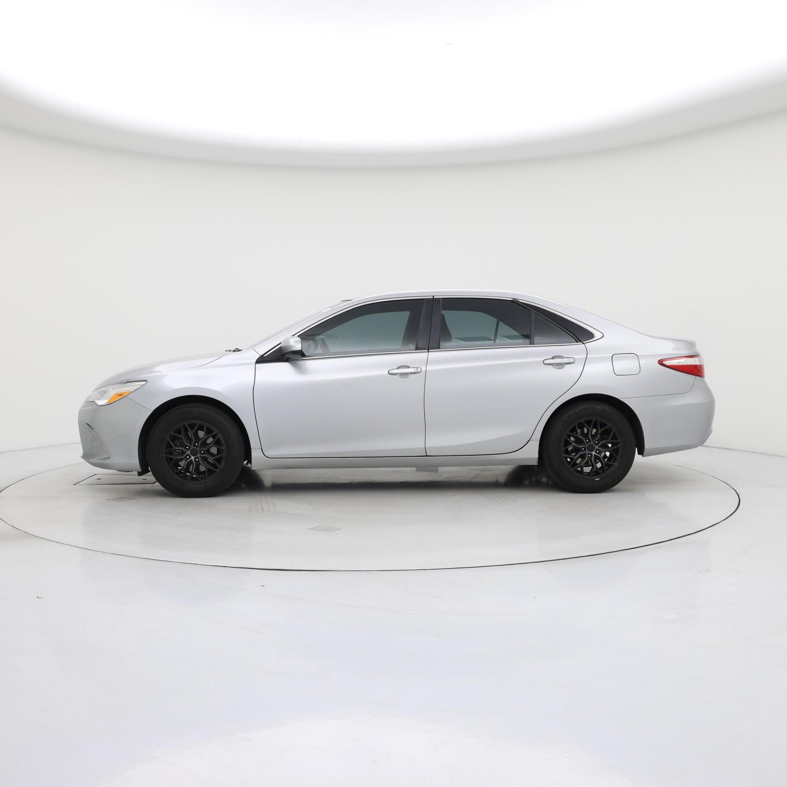Thumbnail: 2015 Toyota Camry - 3