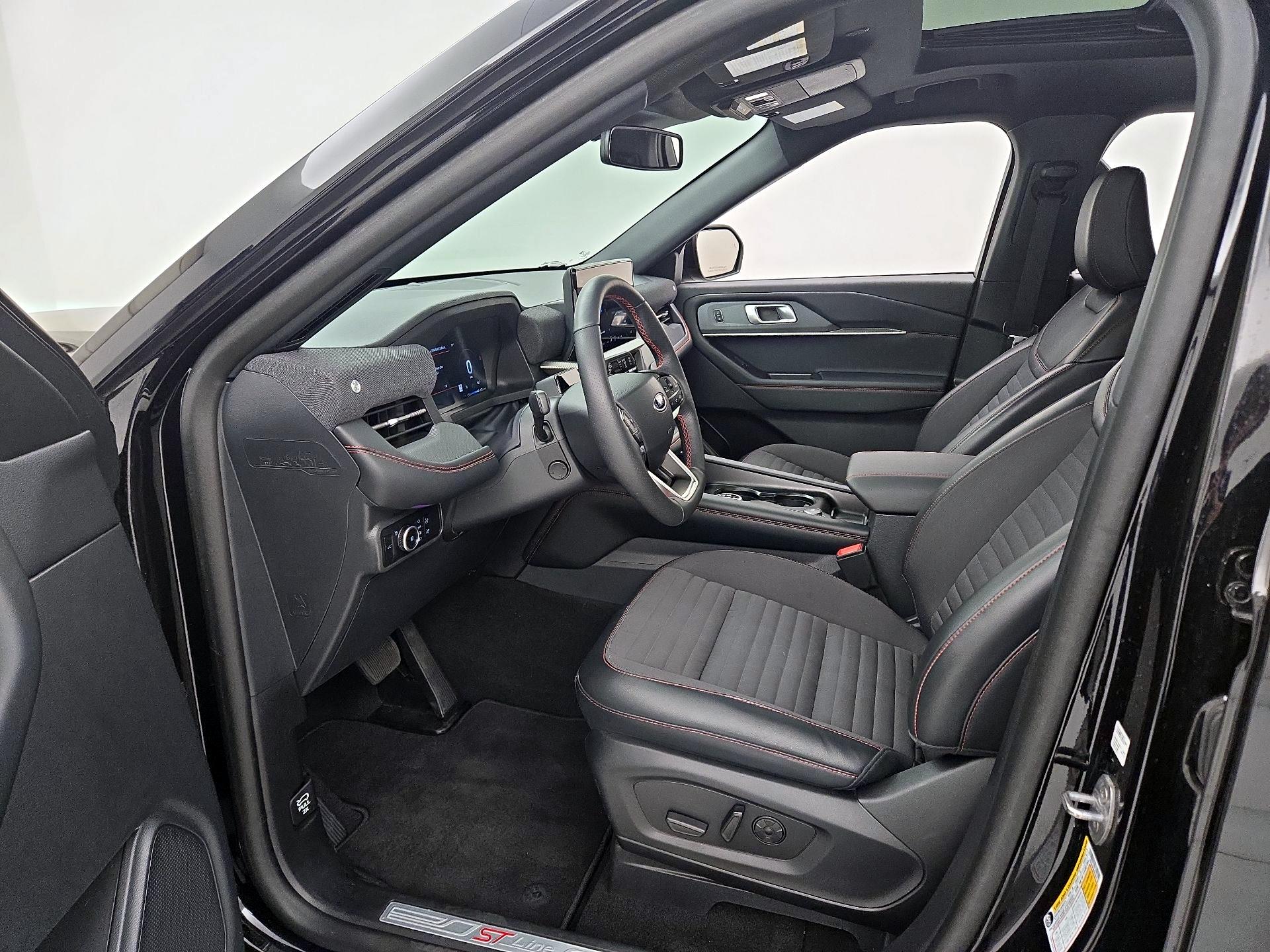 Thumbnail: 2025 Ford Explorer - 11