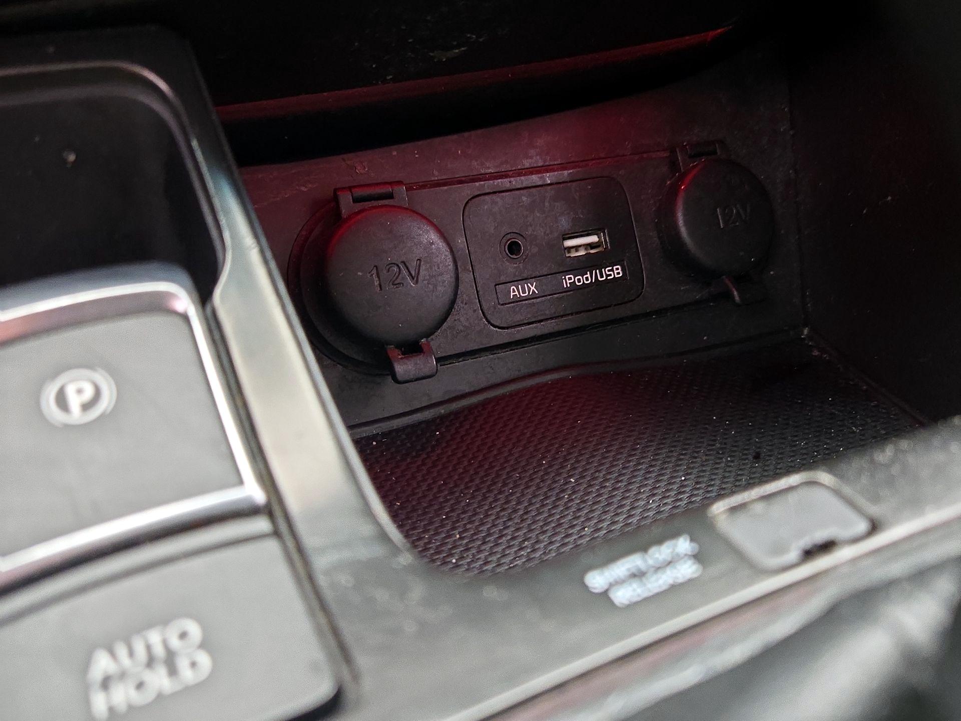 Thumbnail: 2016 Kia Optima - 19