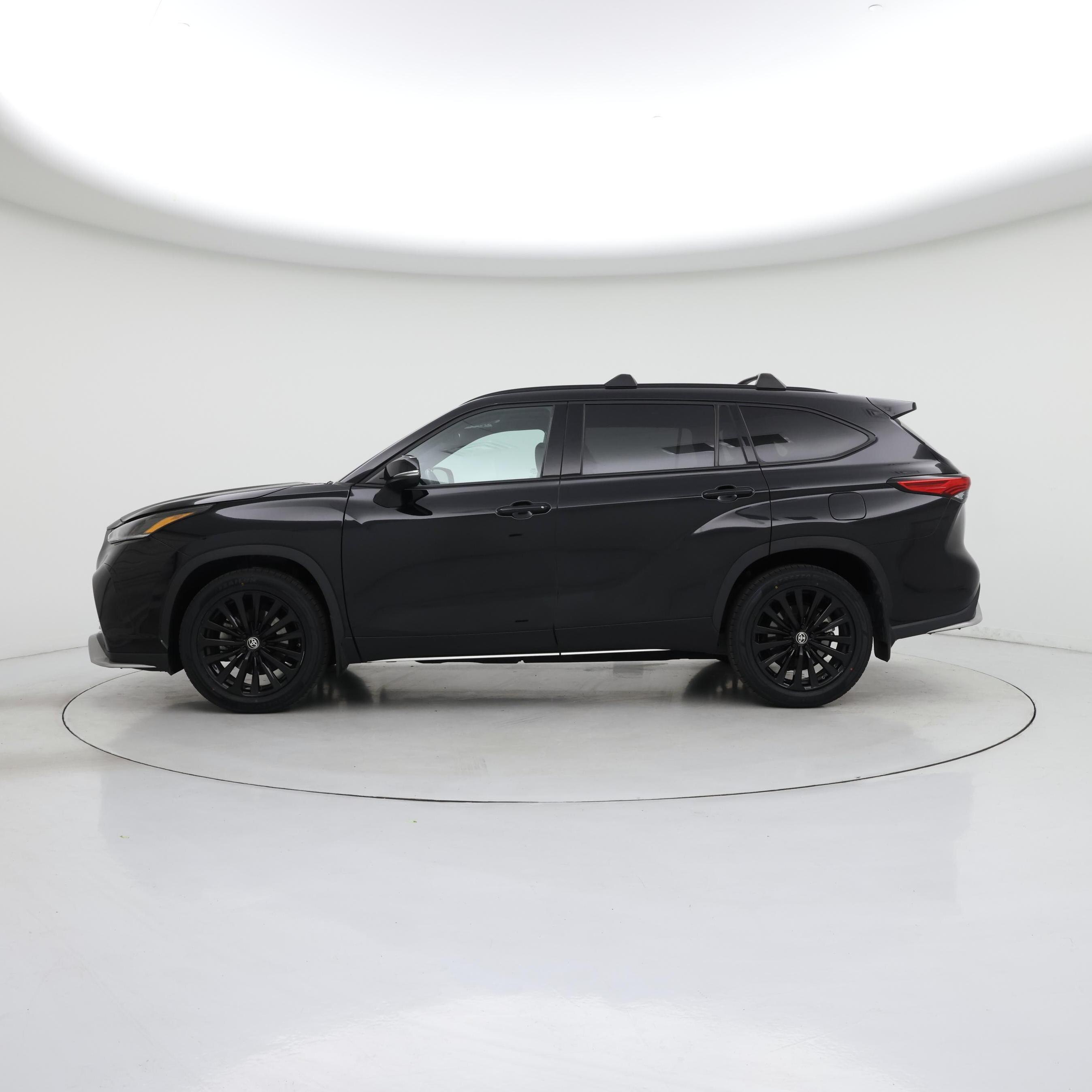 Thumbnail: 2023 Toyota Highlander - 3