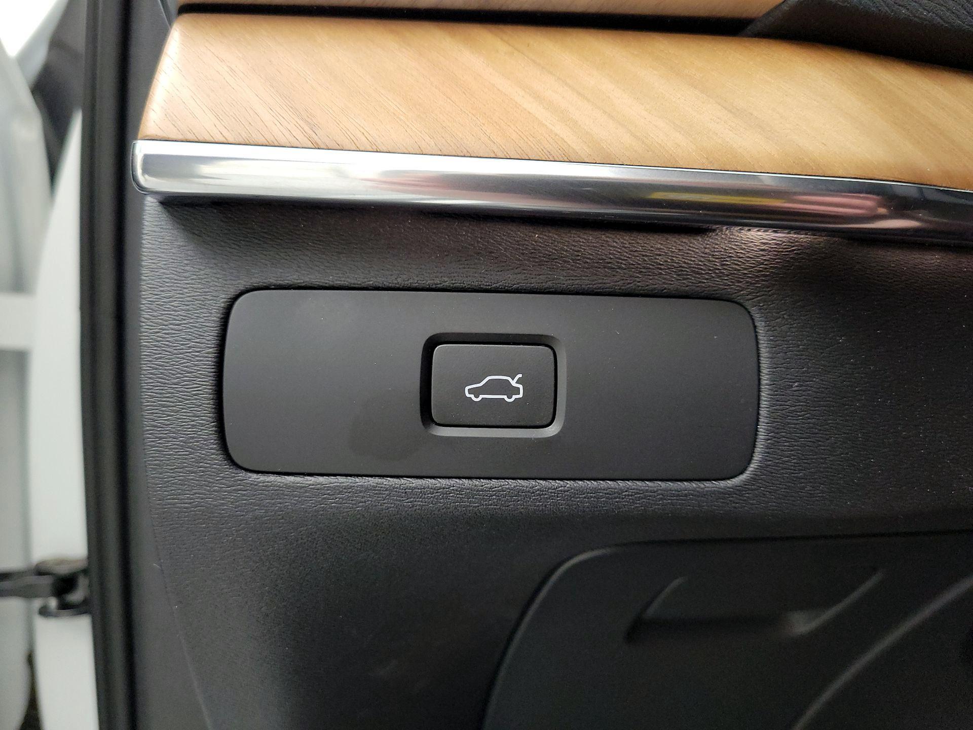 Thumbnail: 2023 Volvo XC90 - 13