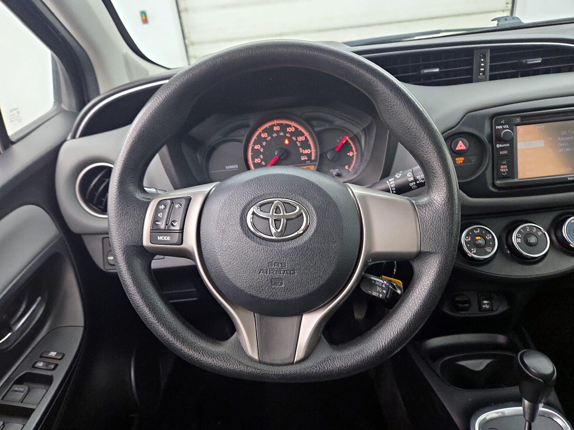 Thumbnail: 2015 Toyota Yaris - 10