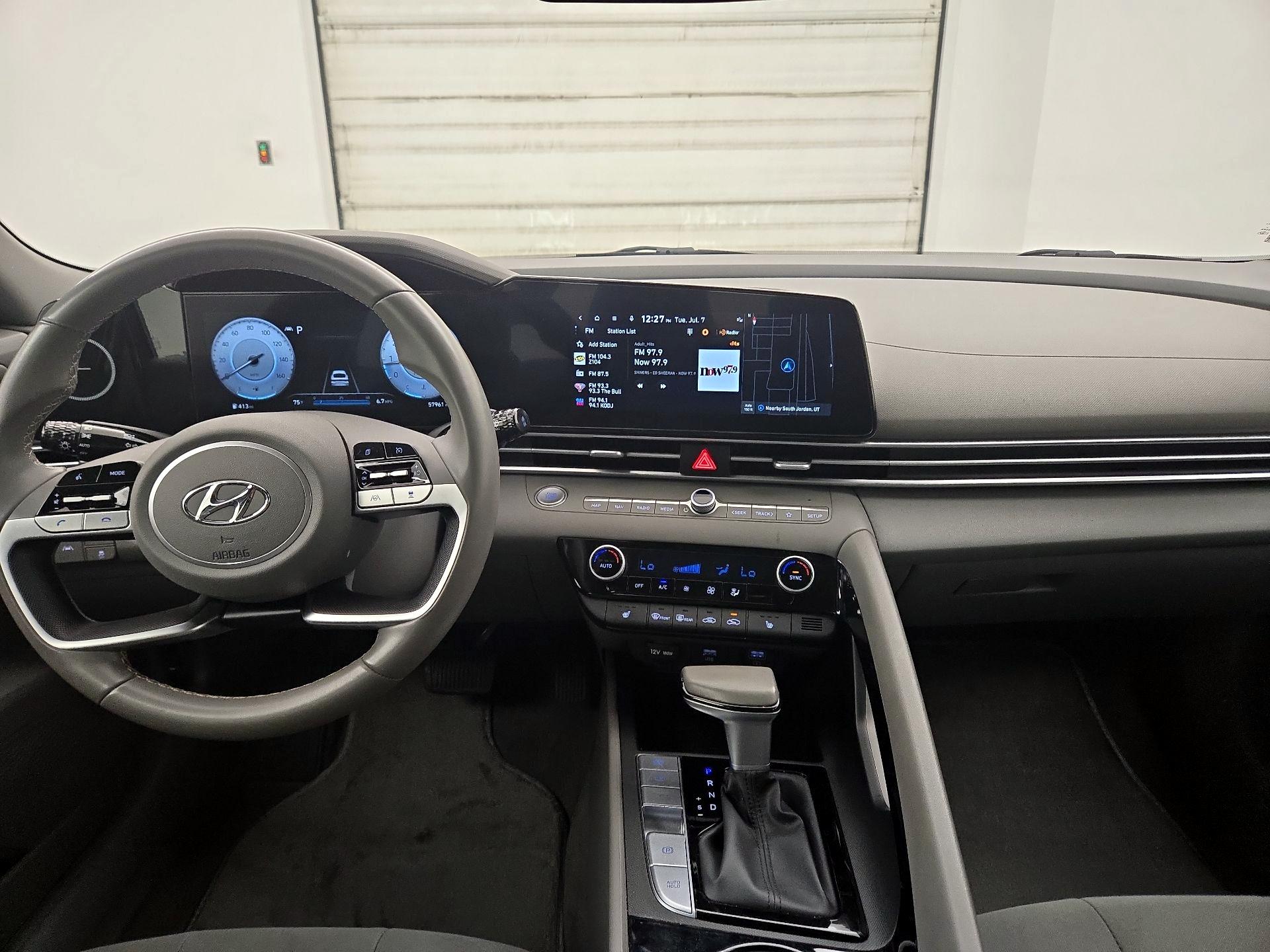 Thumbnail: 2023 Hyundai Elantra - 9