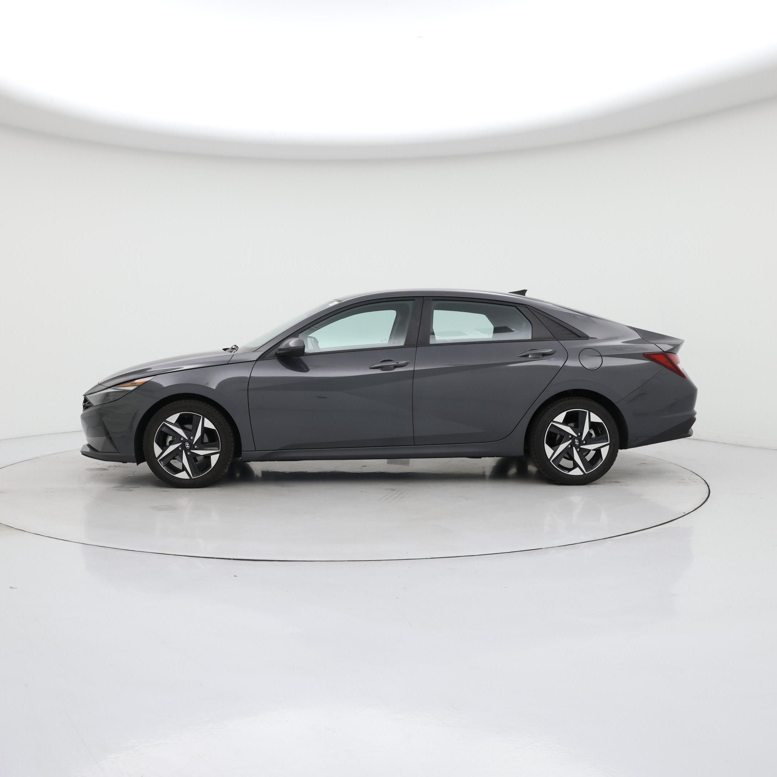 Thumbnail: 2023 Hyundai Elantra - 3