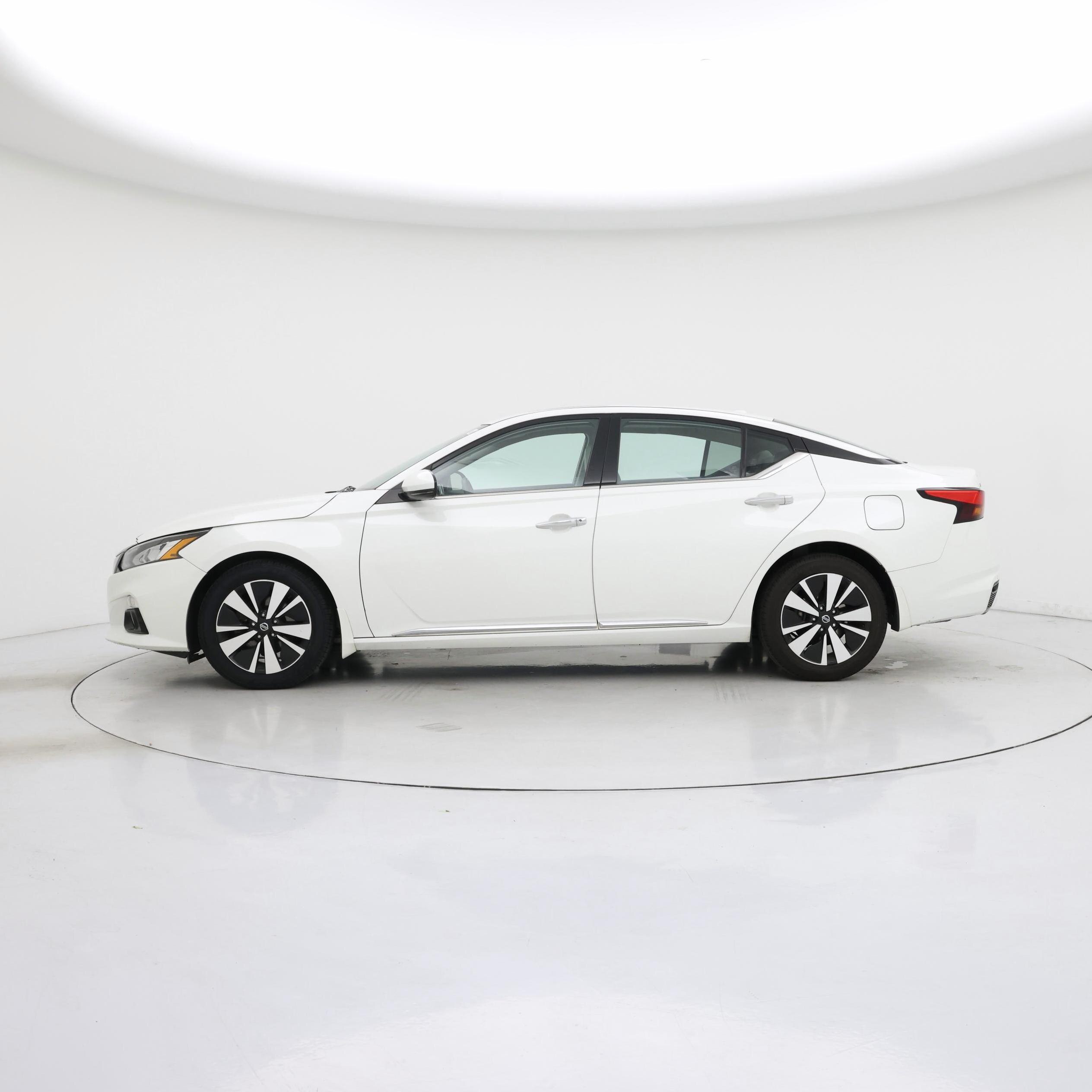 Thumbnail: 2019 Nissan Altima - 3