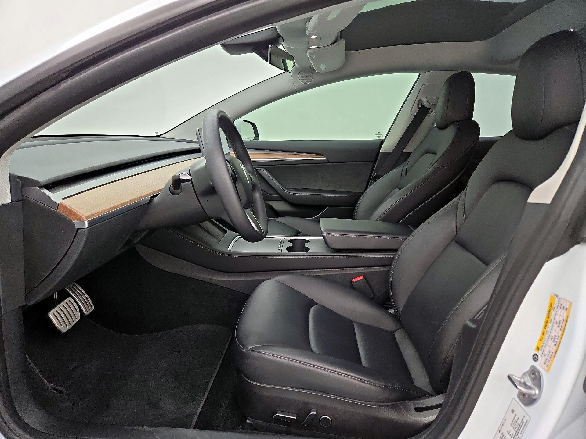 Thumbnail: 2022 Tesla Model 3 - 11