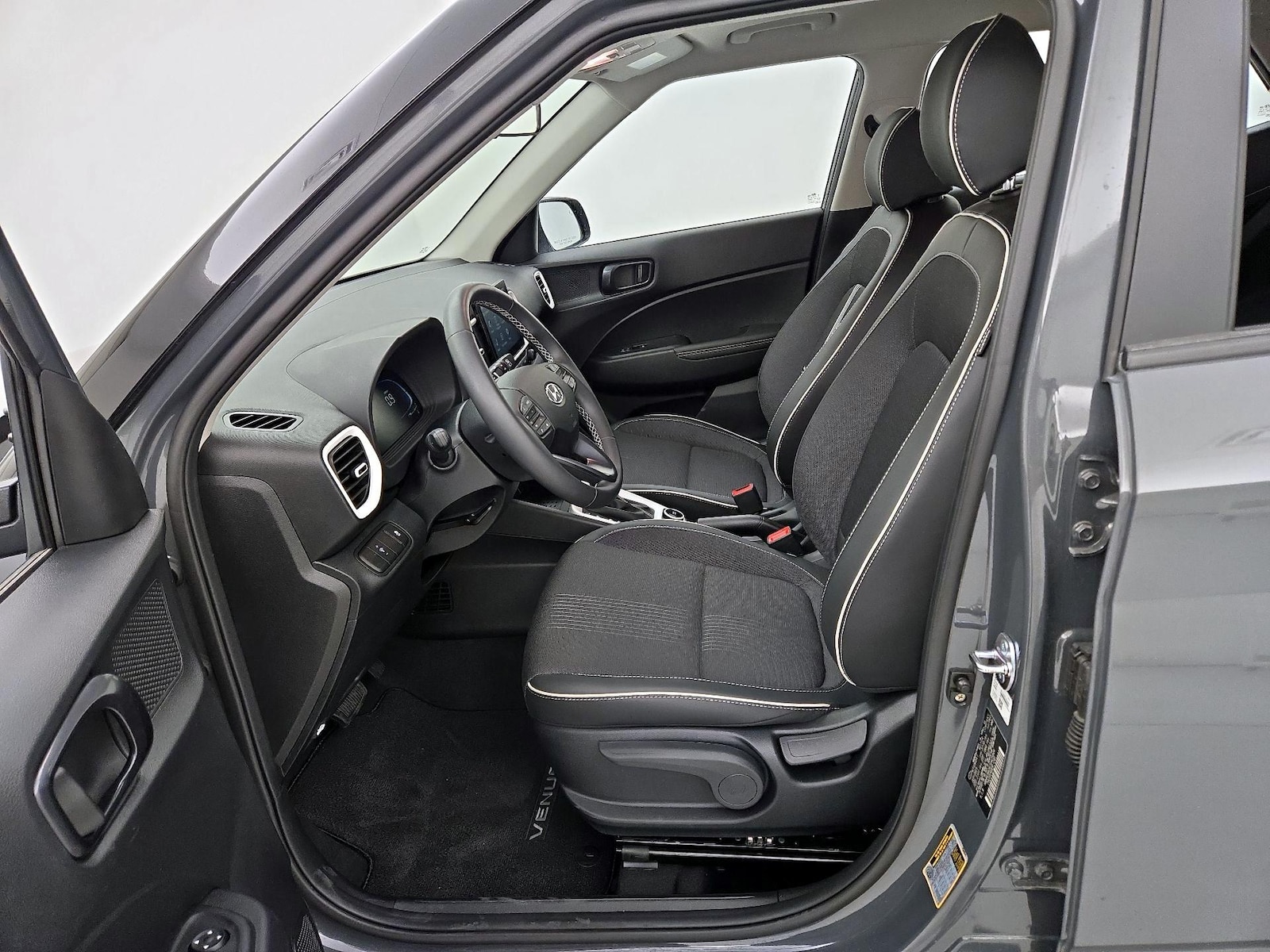2026 Hyundai Venue SEL - Photo 12