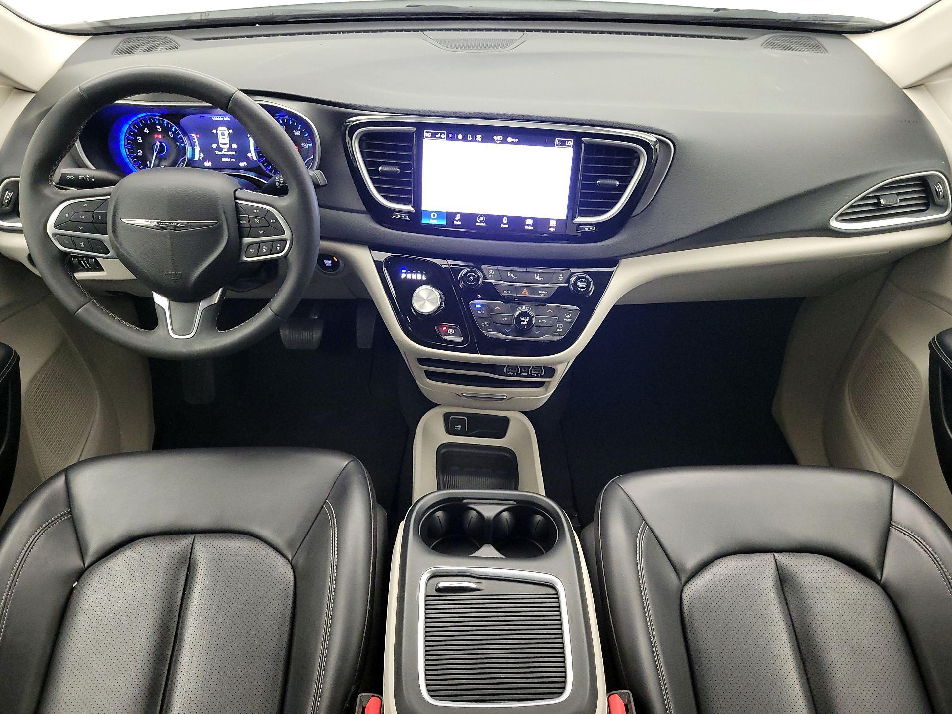 Thumbnail: 2023 Chrysler Pacifica - 9