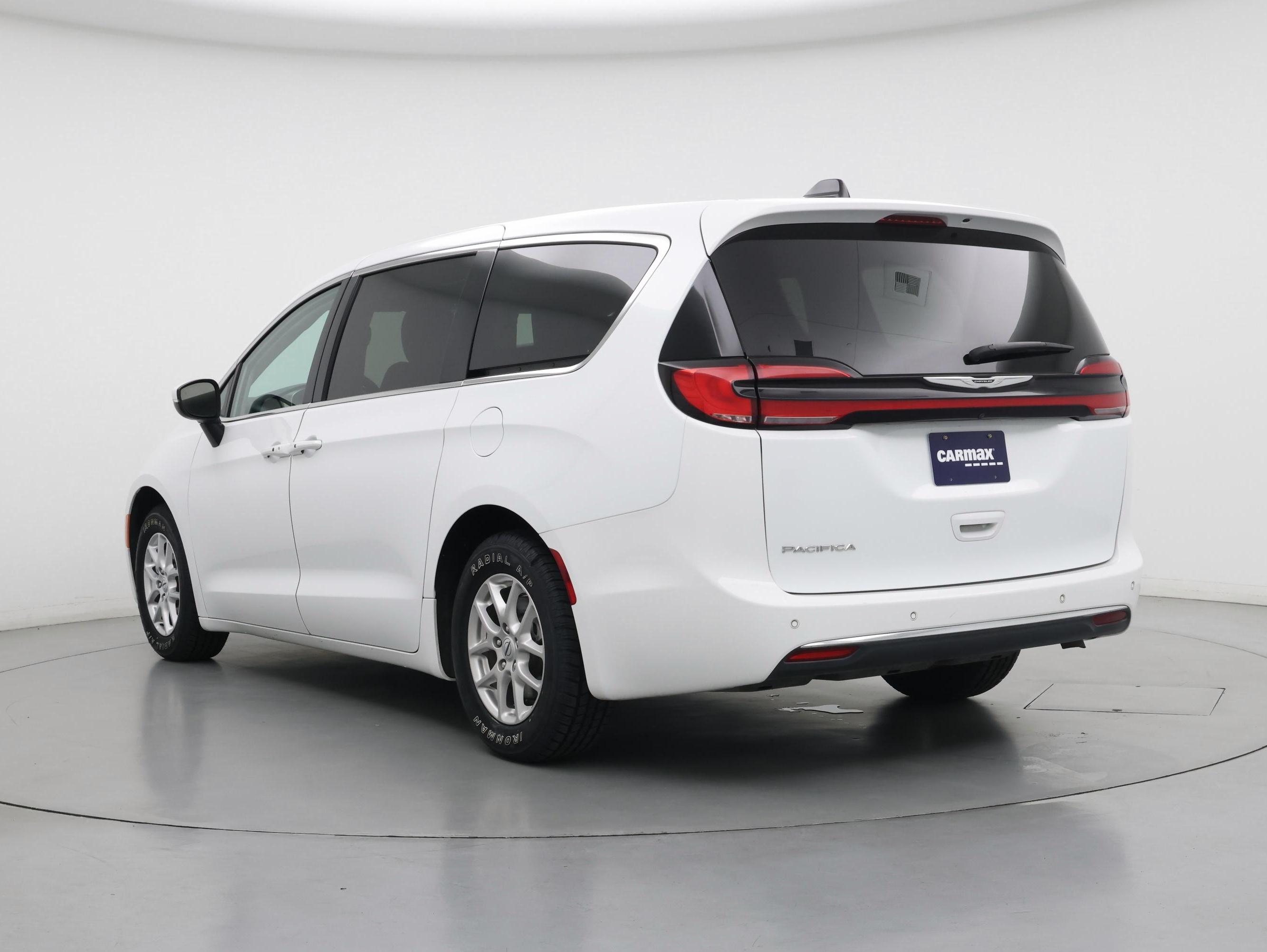 Thumbnail: 2023 Chrysler Pacifica - 2