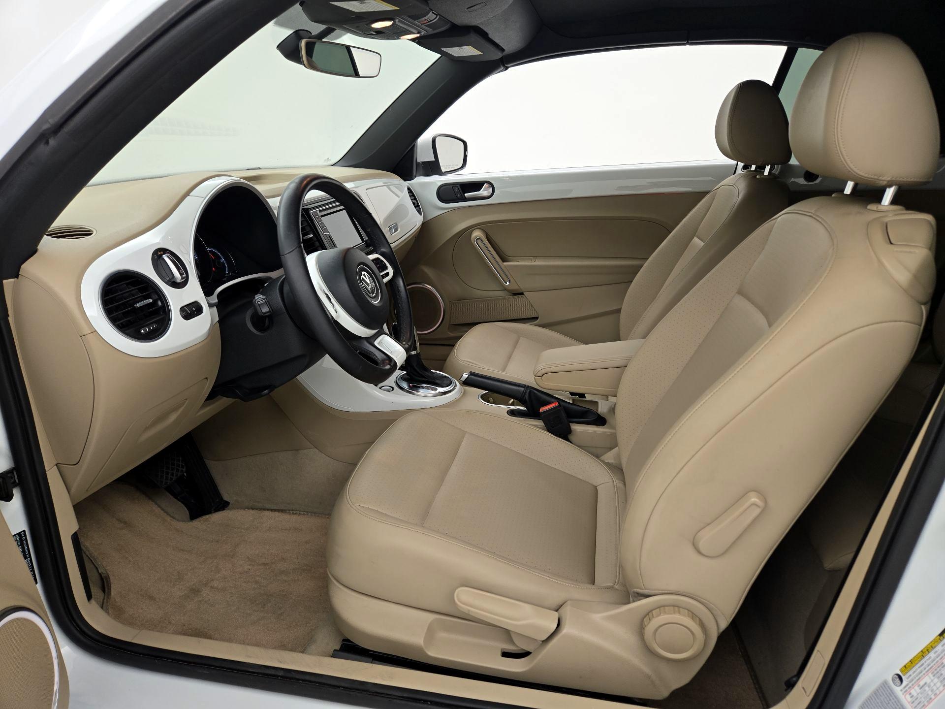 Thumbnail: 2017 Volkswagen Beetle - 11