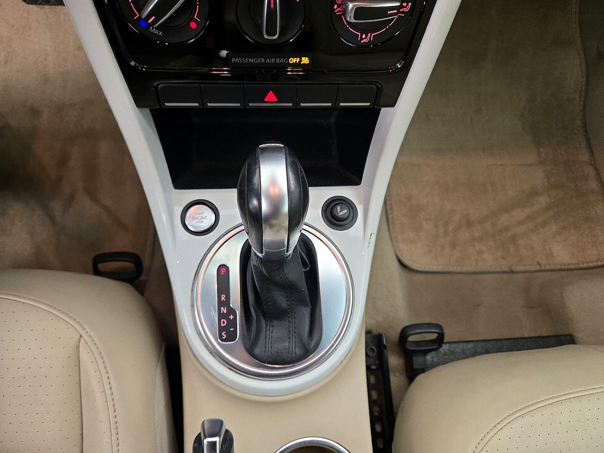 Thumbnail: 2017 Volkswagen Beetle - 17