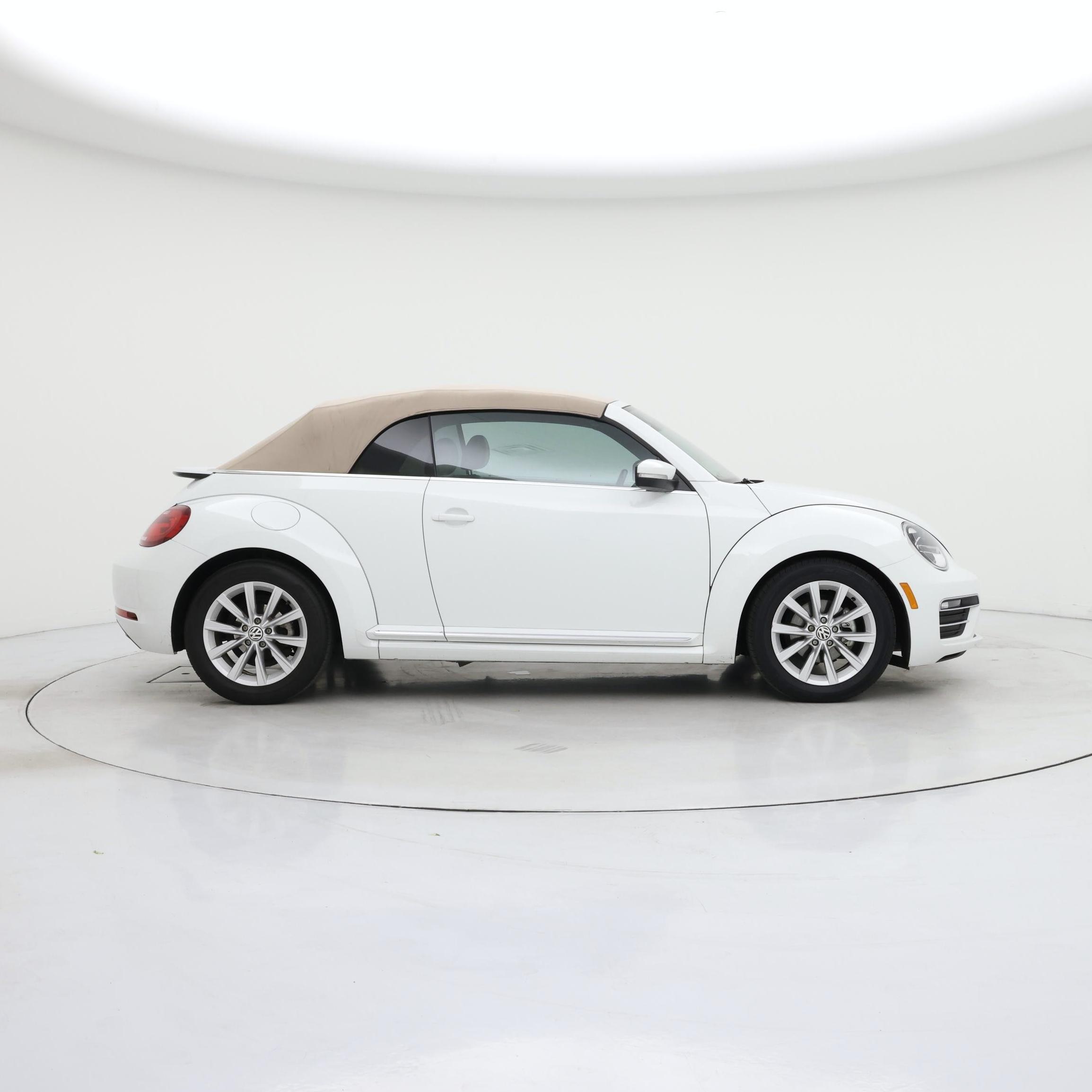 Thumbnail: 2017 Volkswagen Beetle - 7