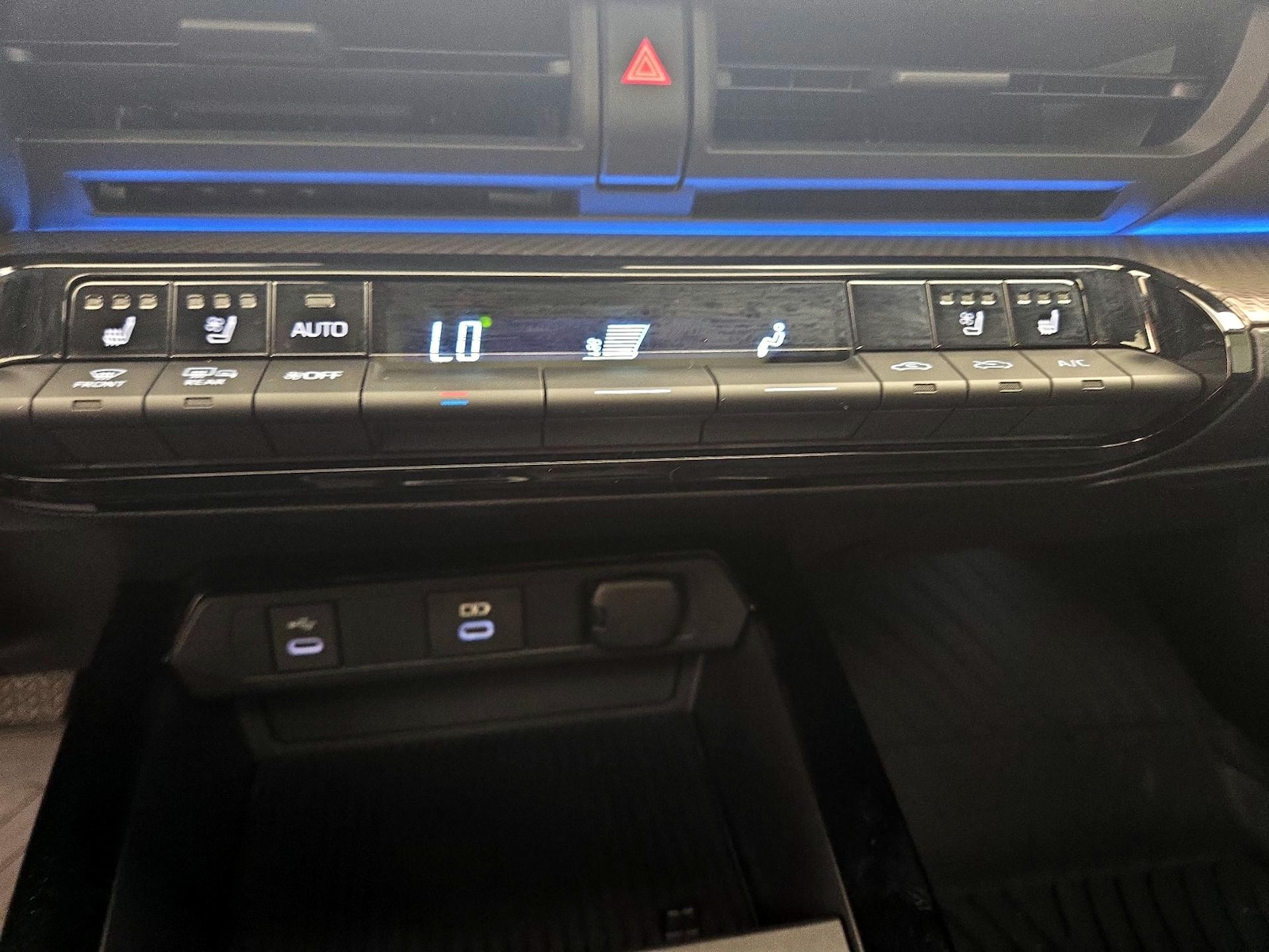 2026 Toyota Prius Limited - Photo 18