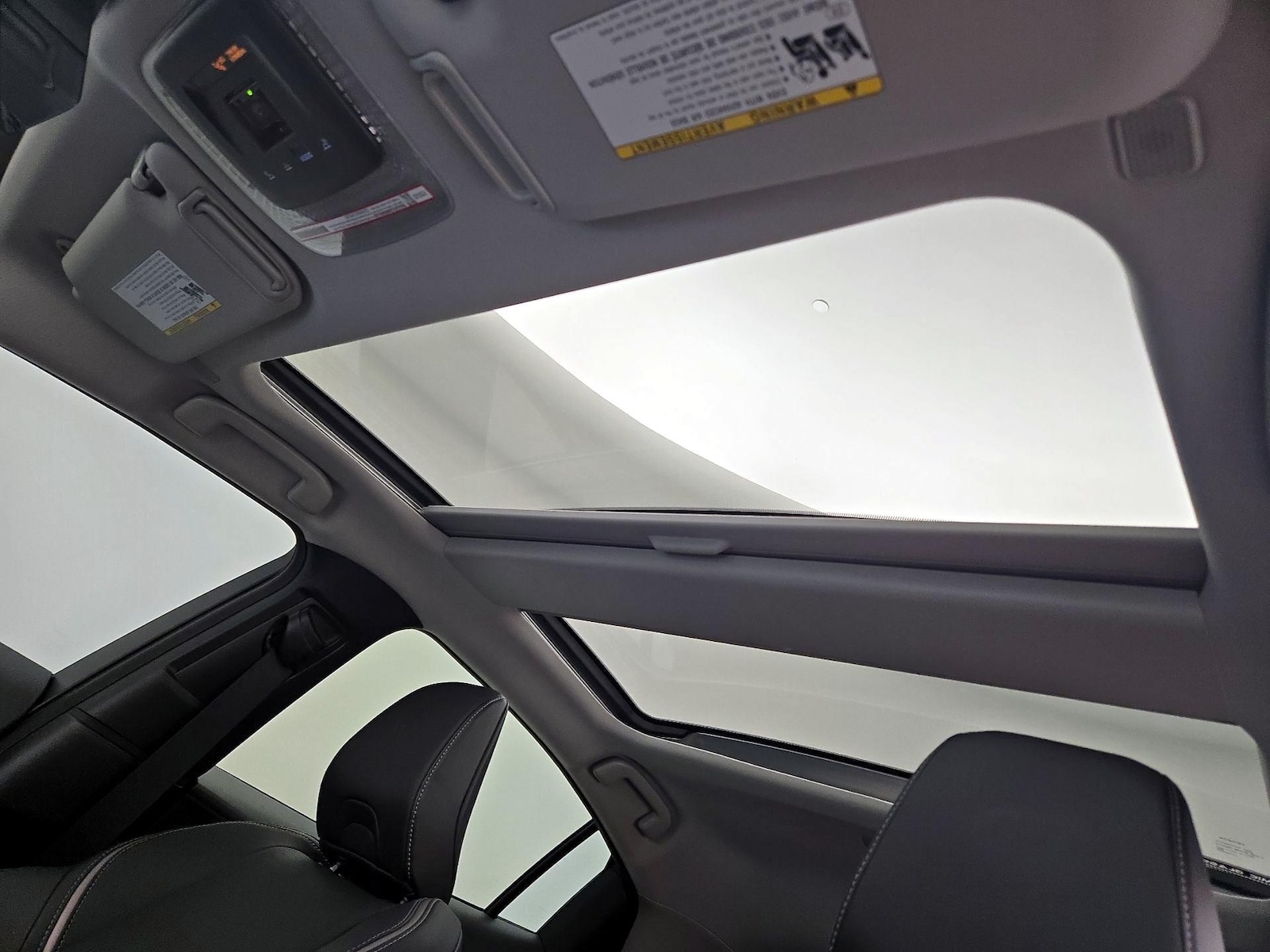 2026 Toyota Prius Limited - Photo 21