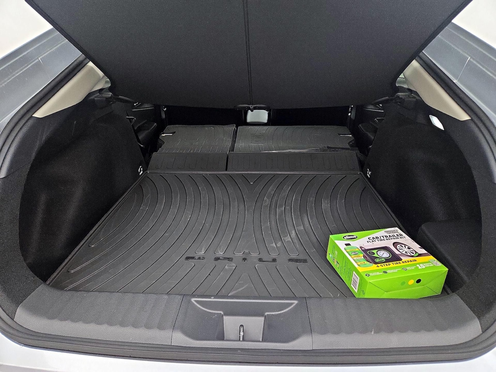 2026 Toyota Prius Limited - Photo 24
