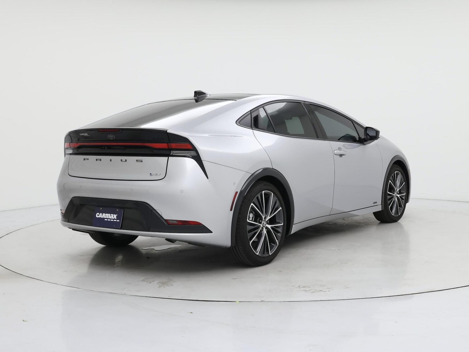 2026 Toyota Prius Limited - Photo 9