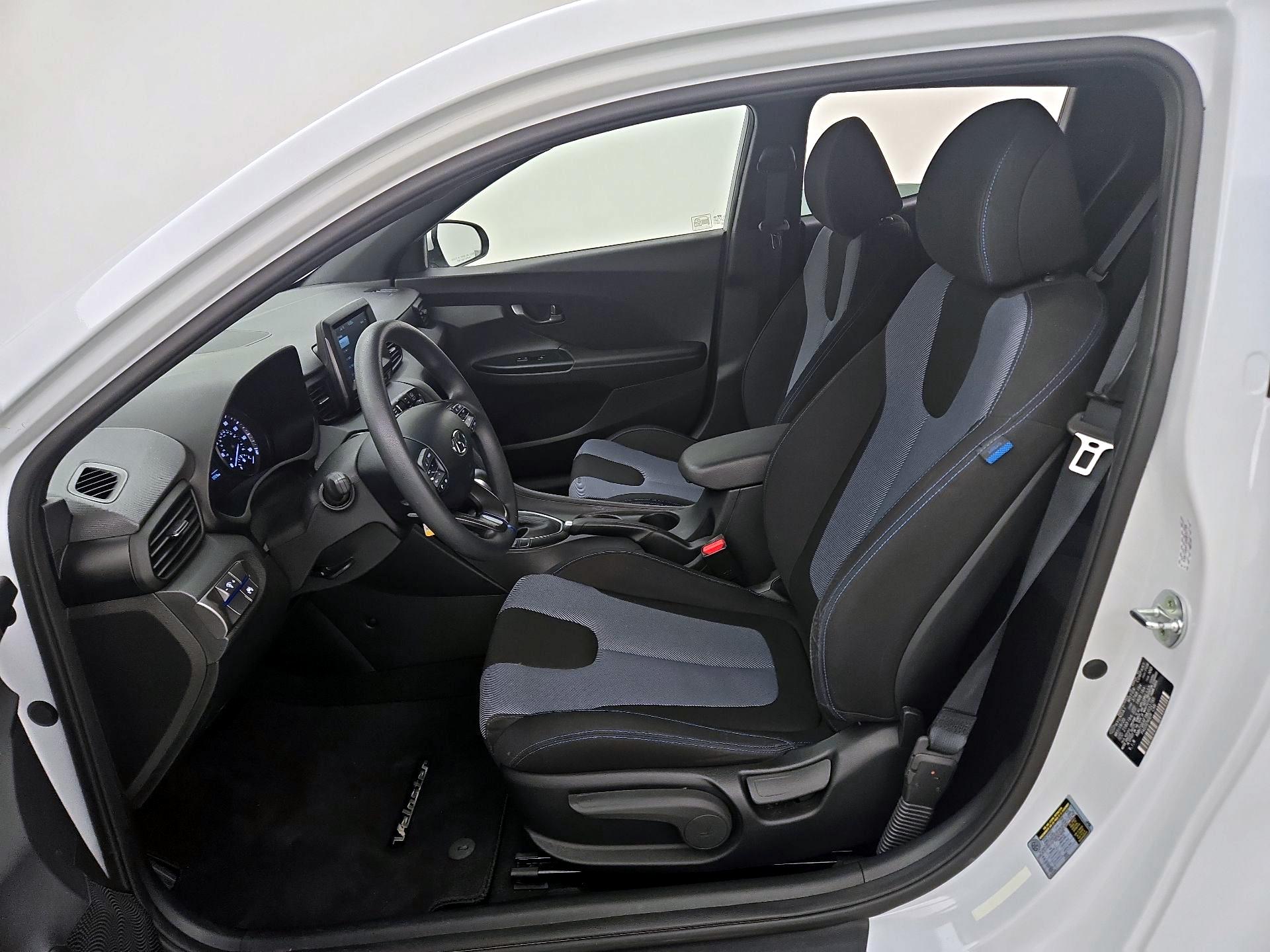 Thumbnail: 2021 Hyundai Veloster - 11