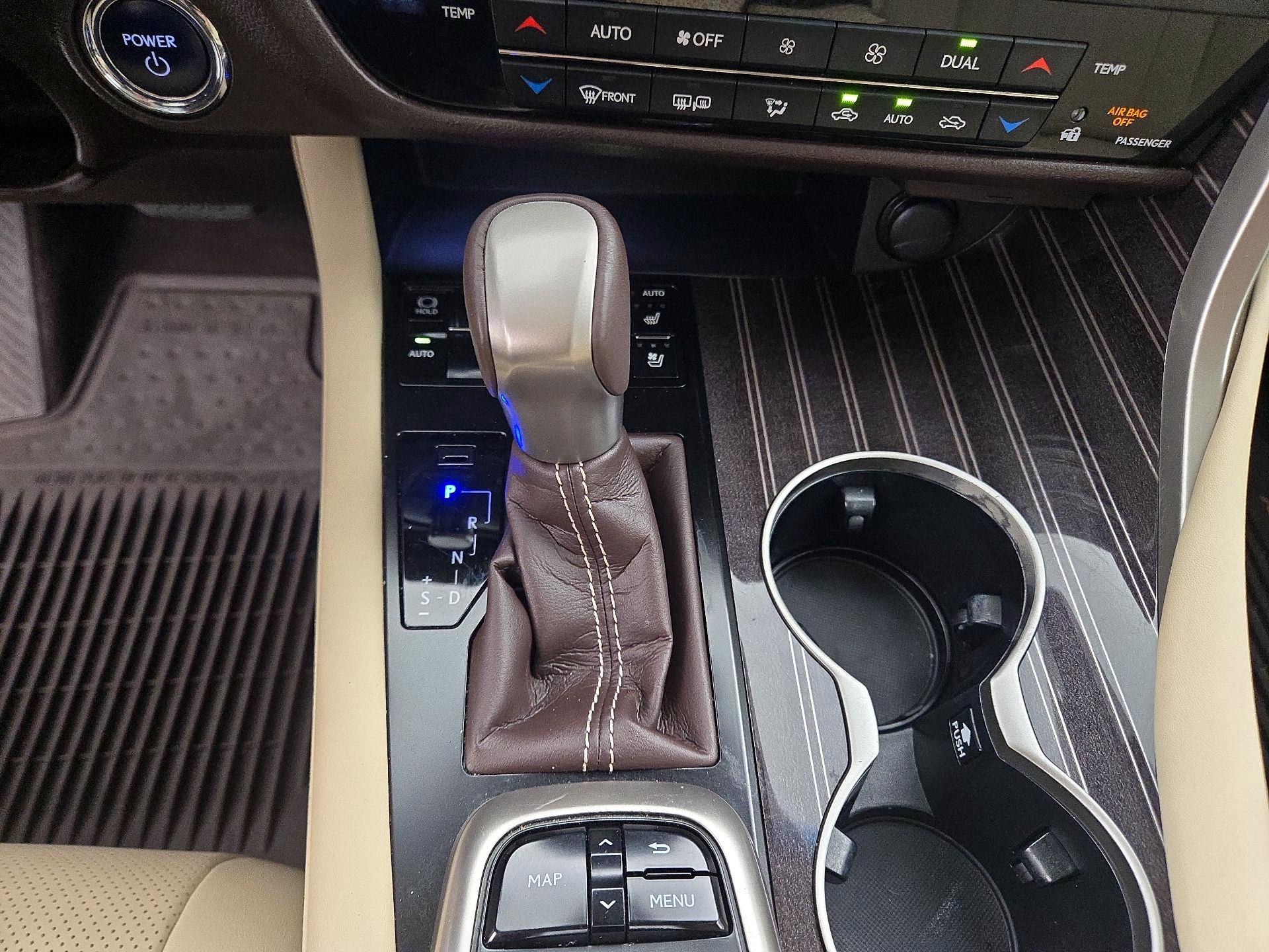 Thumbnail: 2018 Lexus RX - 18