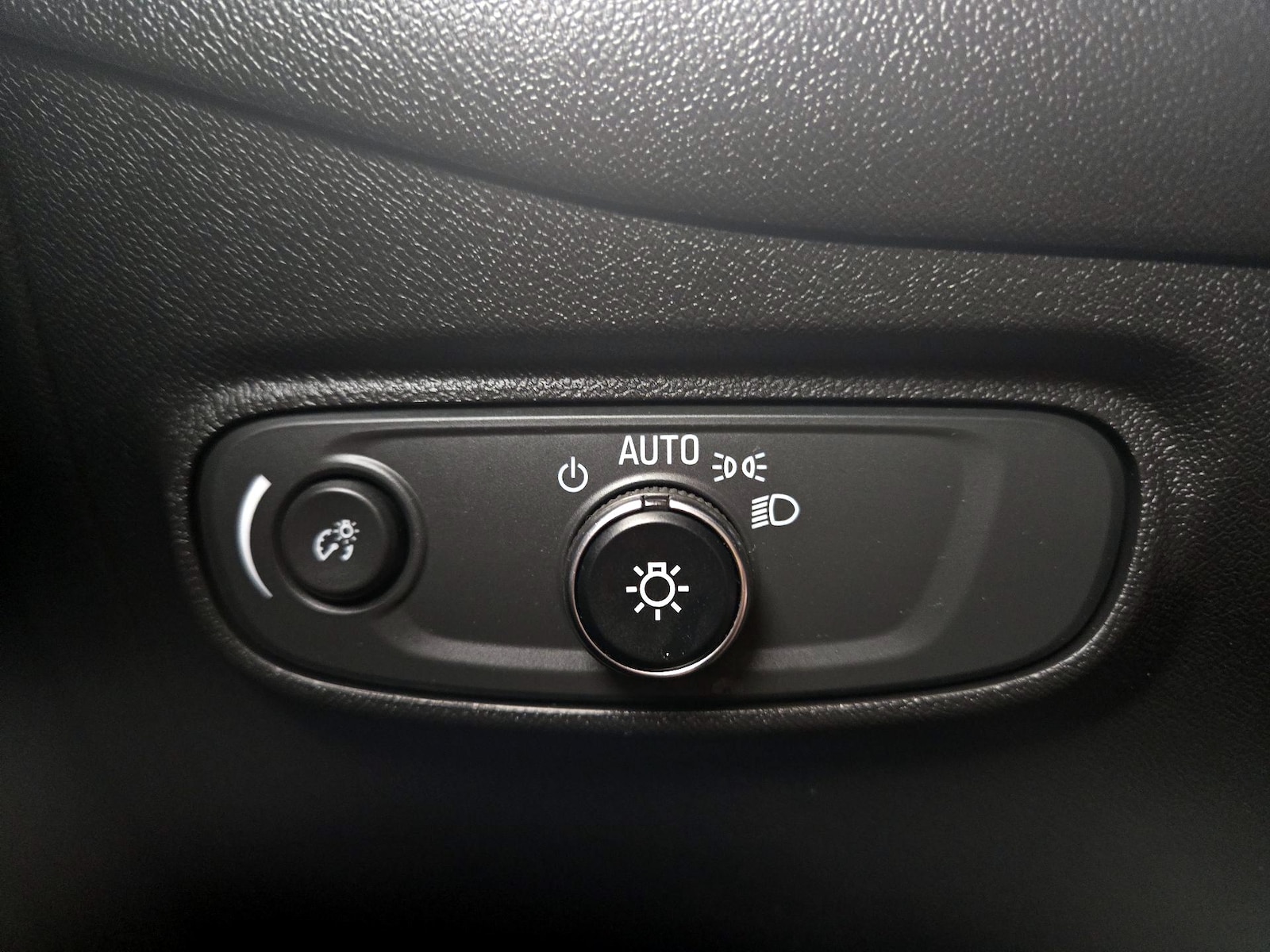 2022 Chevrolet Equinox LT - Photo 14