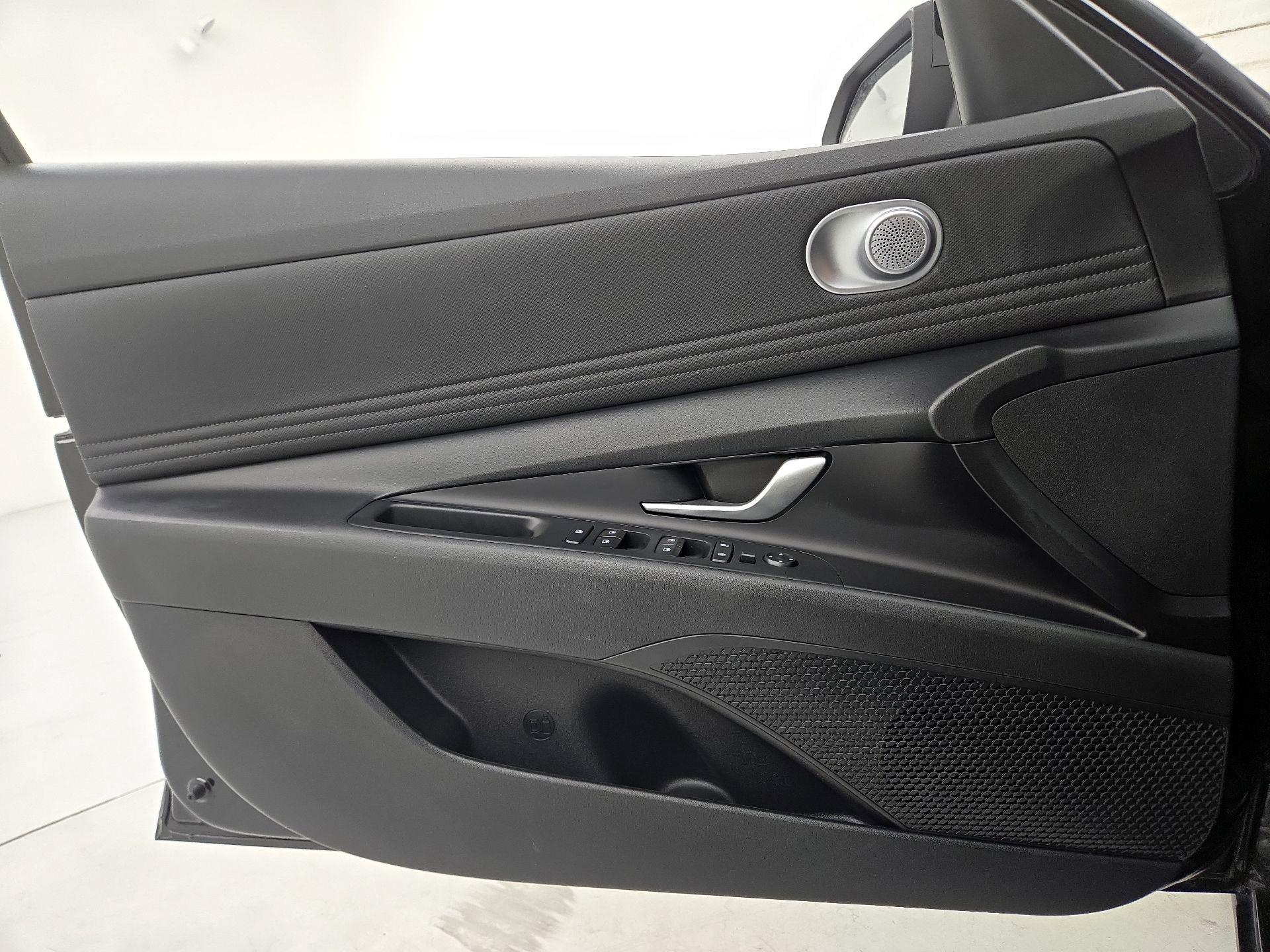 Thumbnail: 2023 Hyundai Elantra - 12