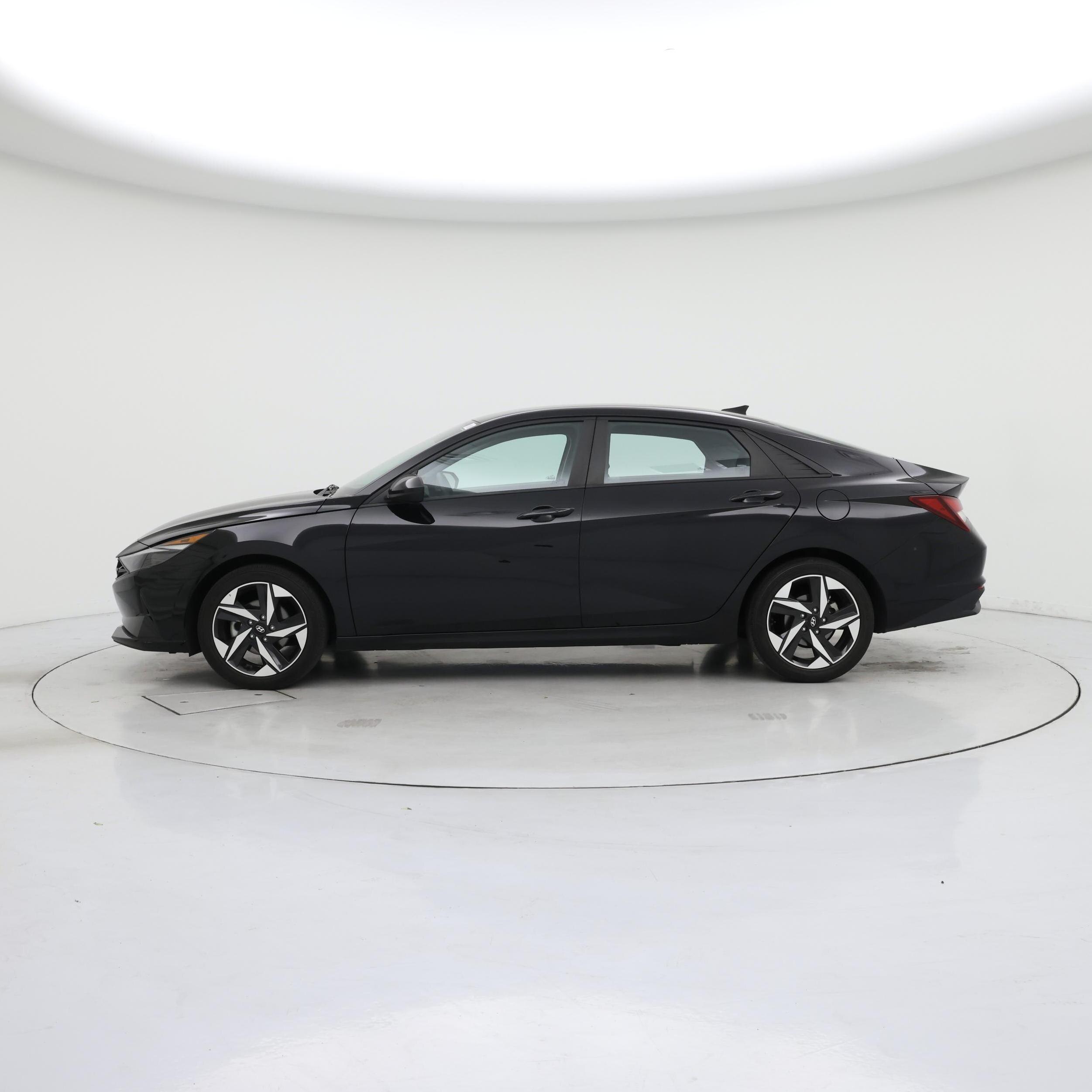 Thumbnail: 2023 Hyundai Elantra - 3