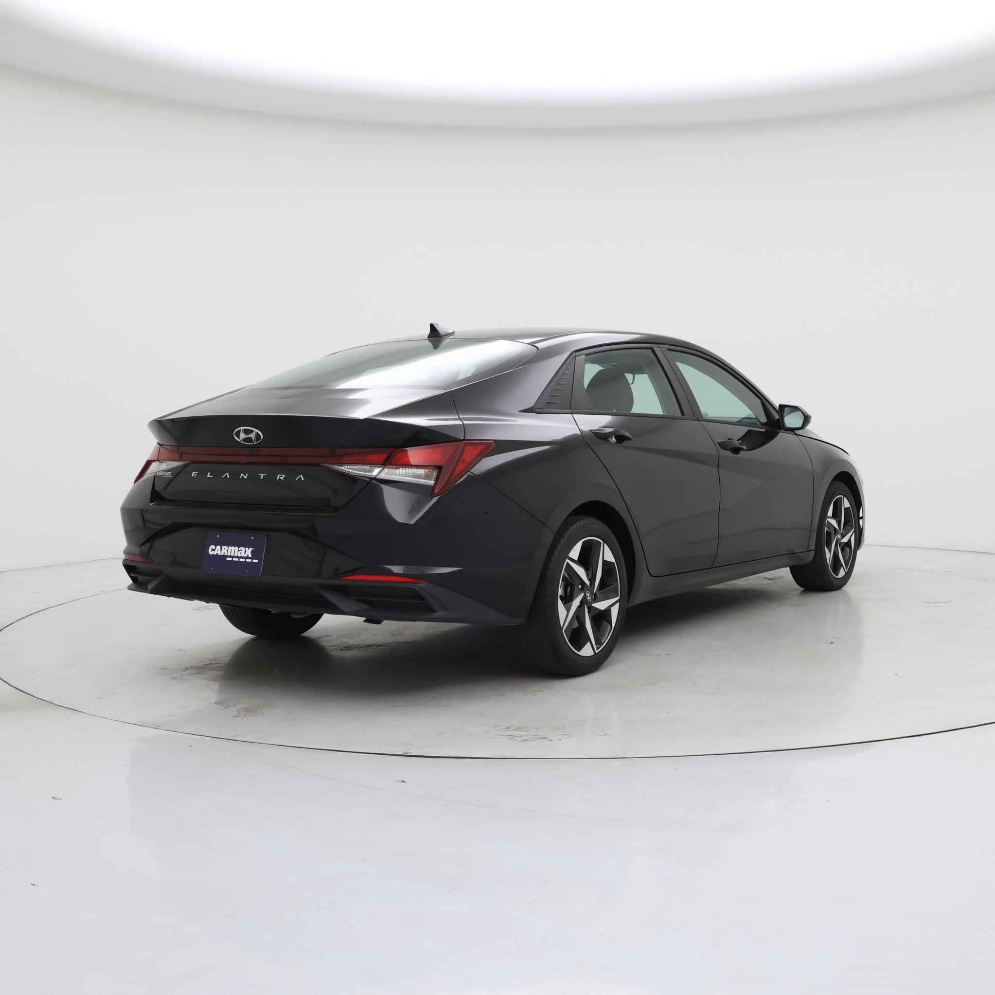 Thumbnail: 2023 Hyundai Elantra - 8