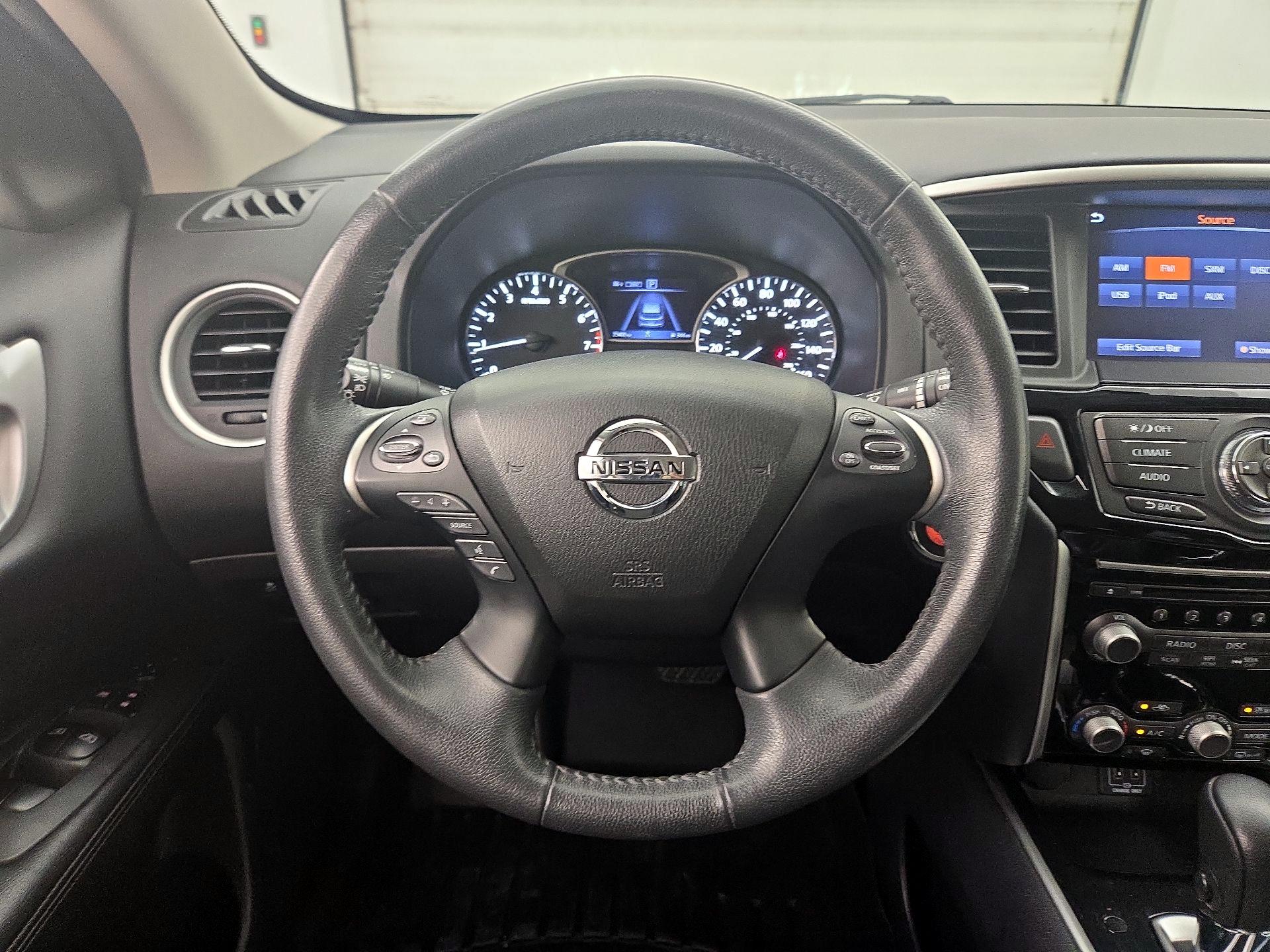 Thumbnail: 2018 Nissan Pathfinder - 10