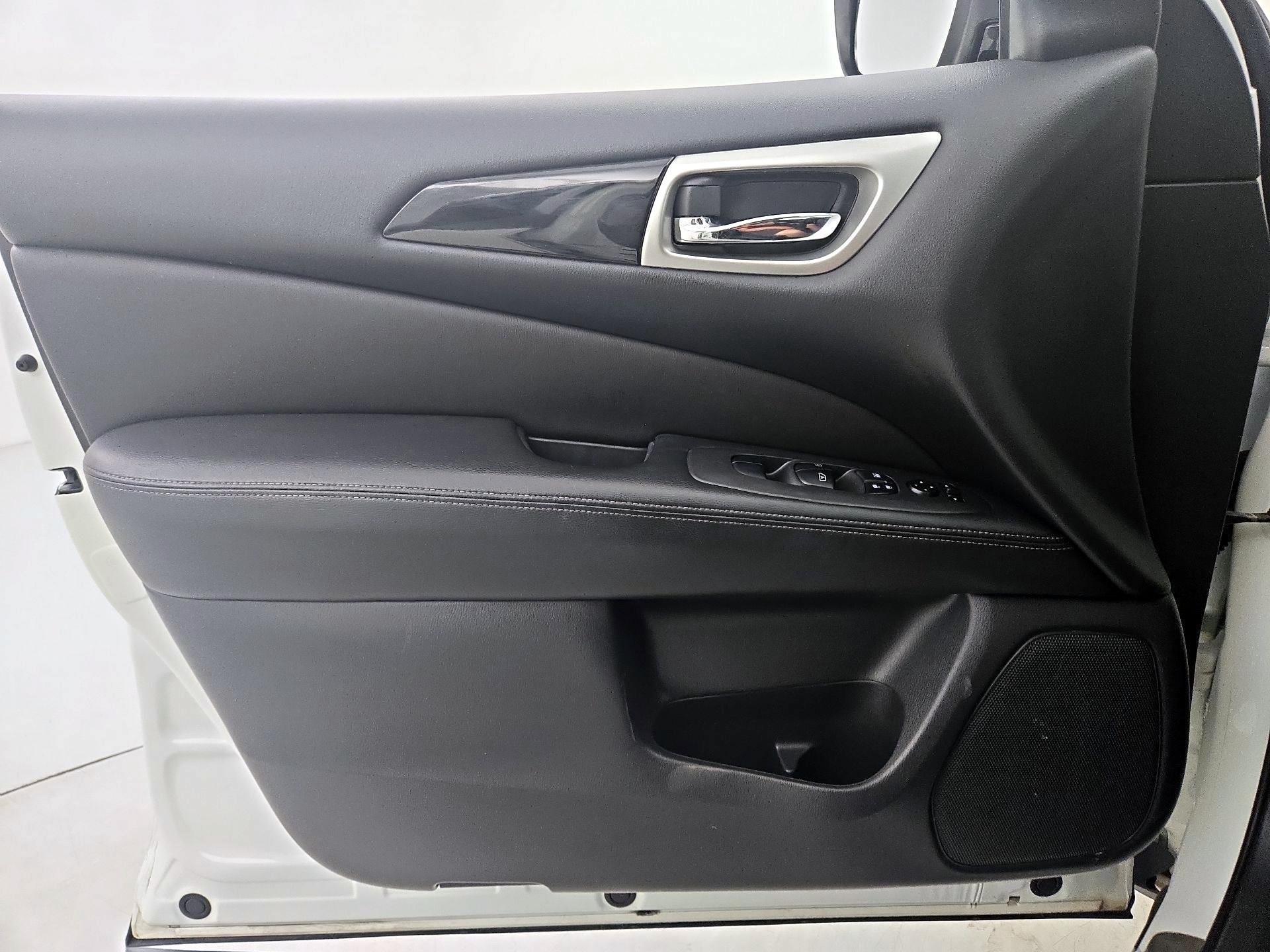 Thumbnail: 2018 Nissan Pathfinder - 12