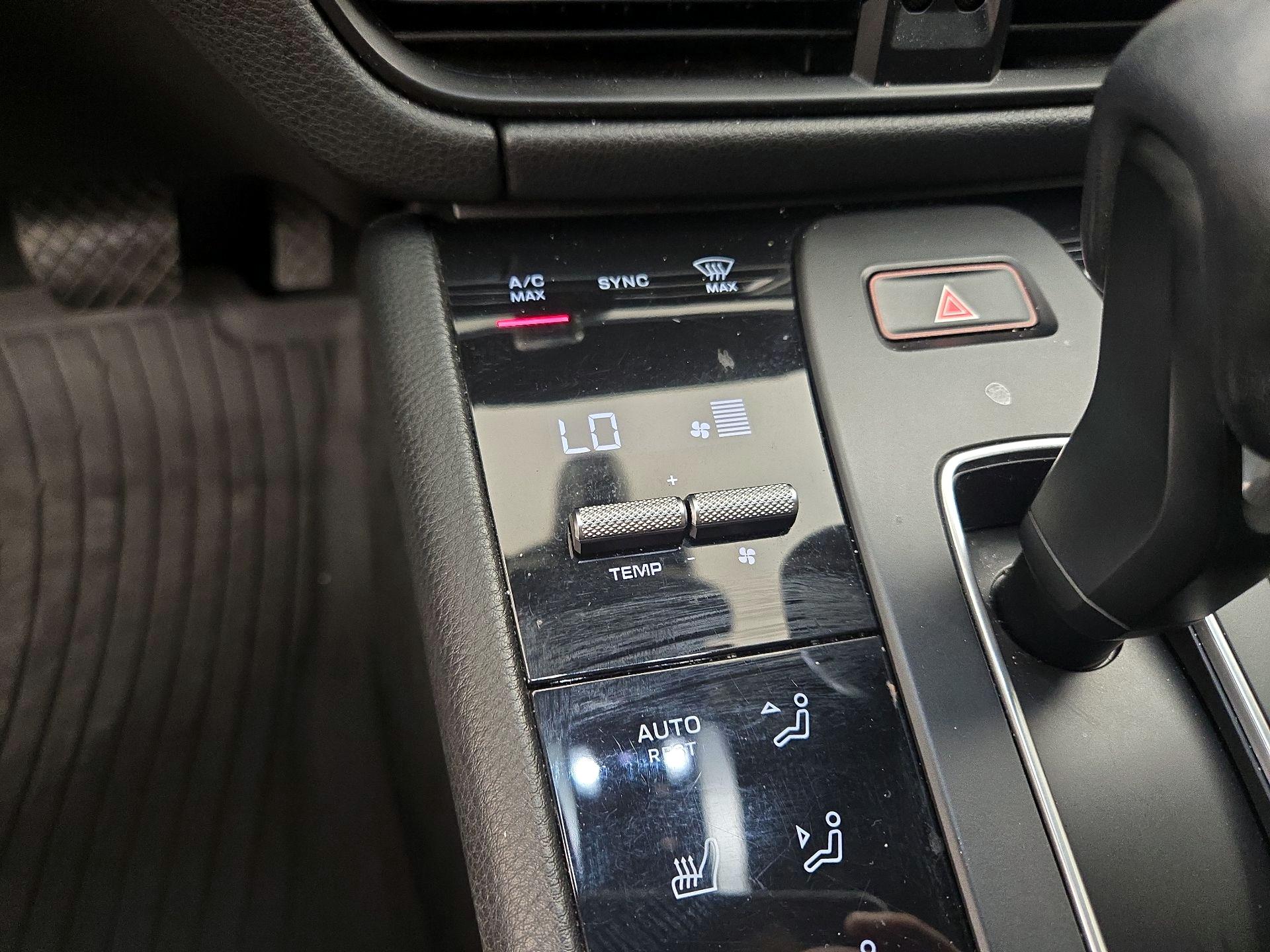 Thumbnail: 2023 Porsche Macan - 17
