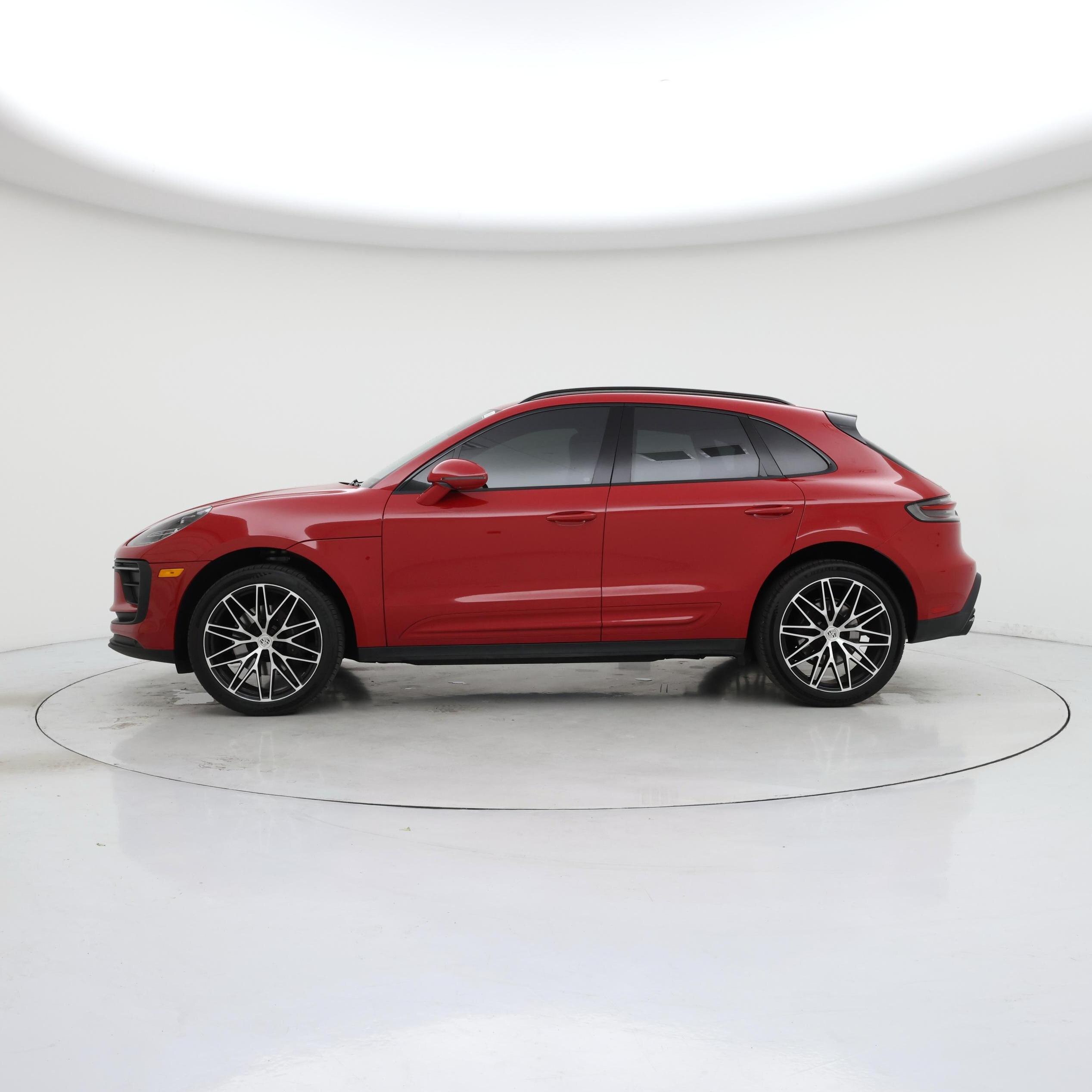 Thumbnail: 2023 Porsche Macan - 3