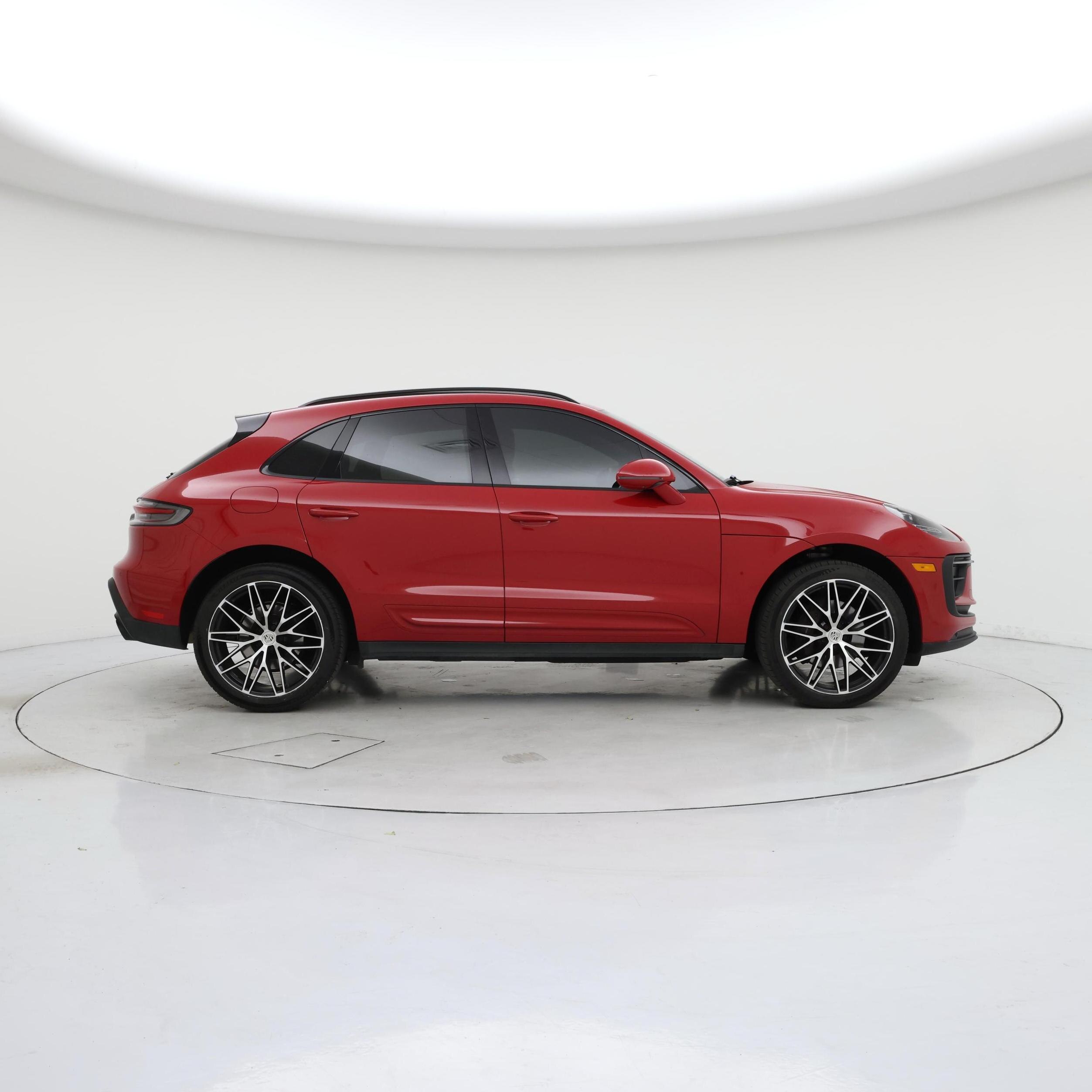 Thumbnail: 2023 Porsche Macan - 7
