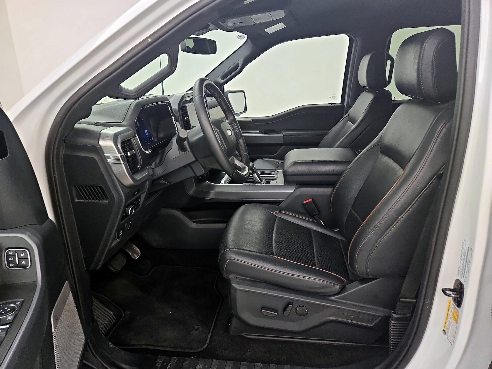 2025 Ford F-150 Lariat - Photo 12