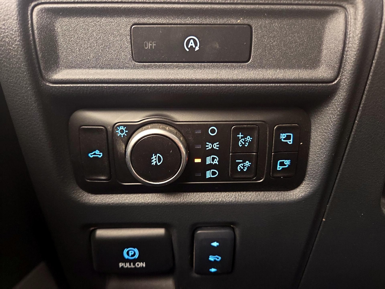 2025 Ford F-150 Lariat - Photo 14