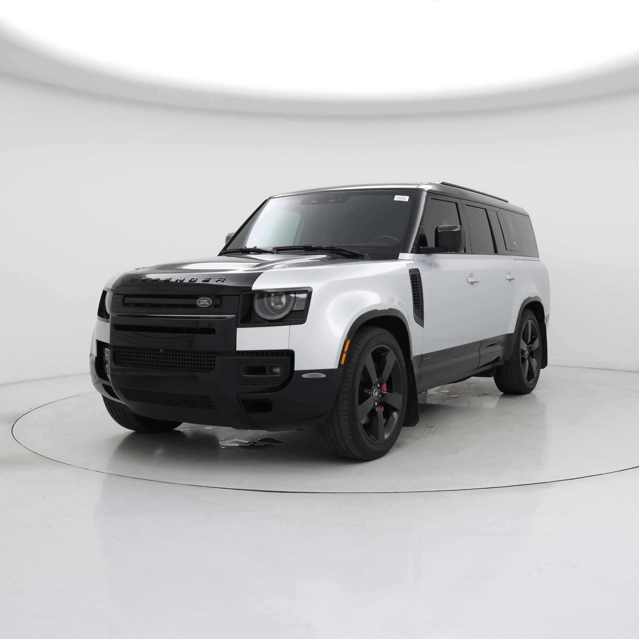 Thumbnail: 2023 Land Rover Defender - 4