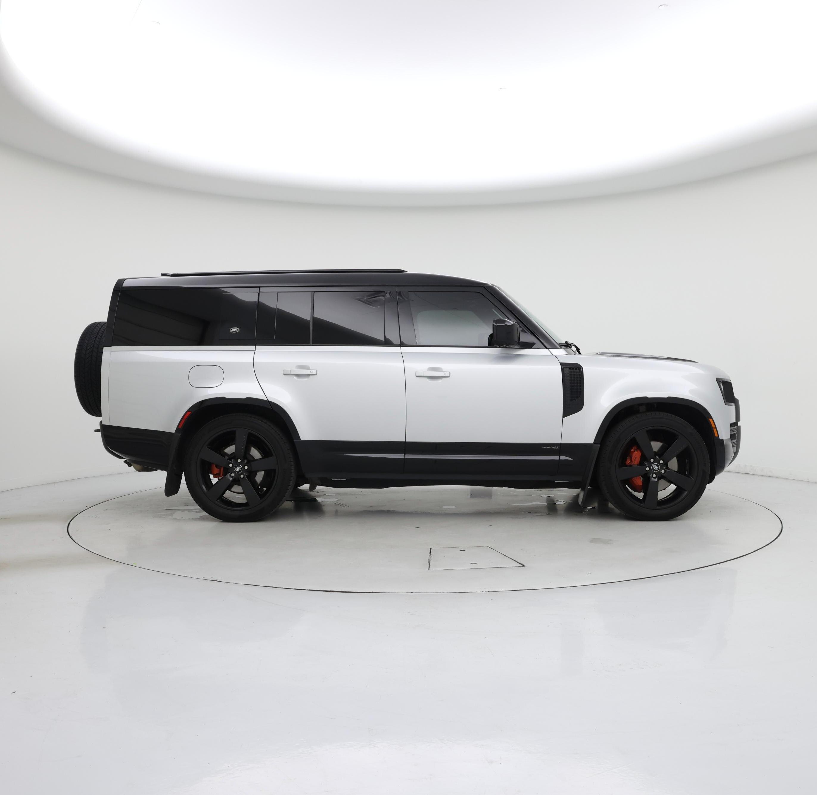Thumbnail: 2023 Land Rover Defender - 7