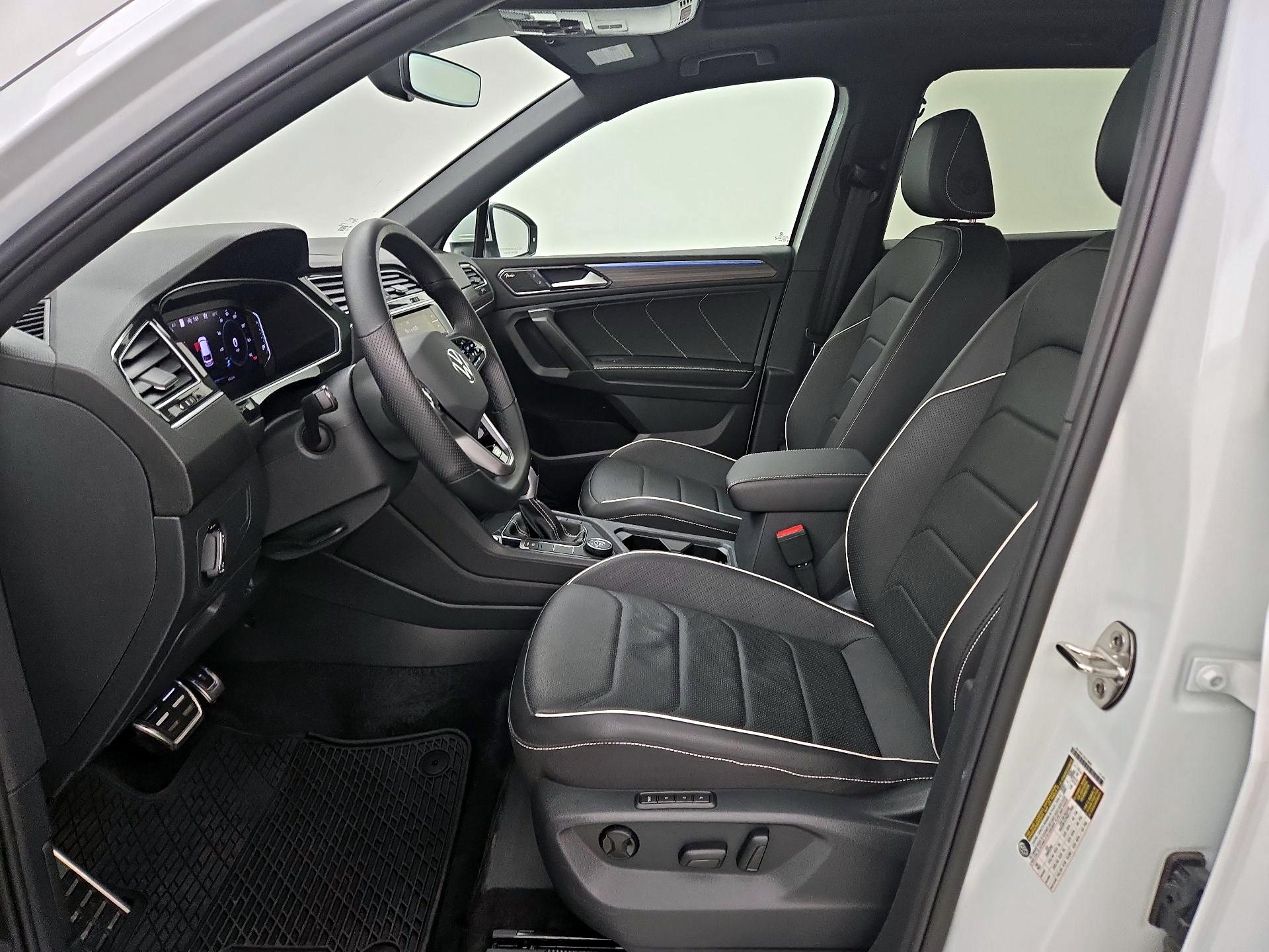 Thumbnail: 2024 Volkswagen Tiguan - 11