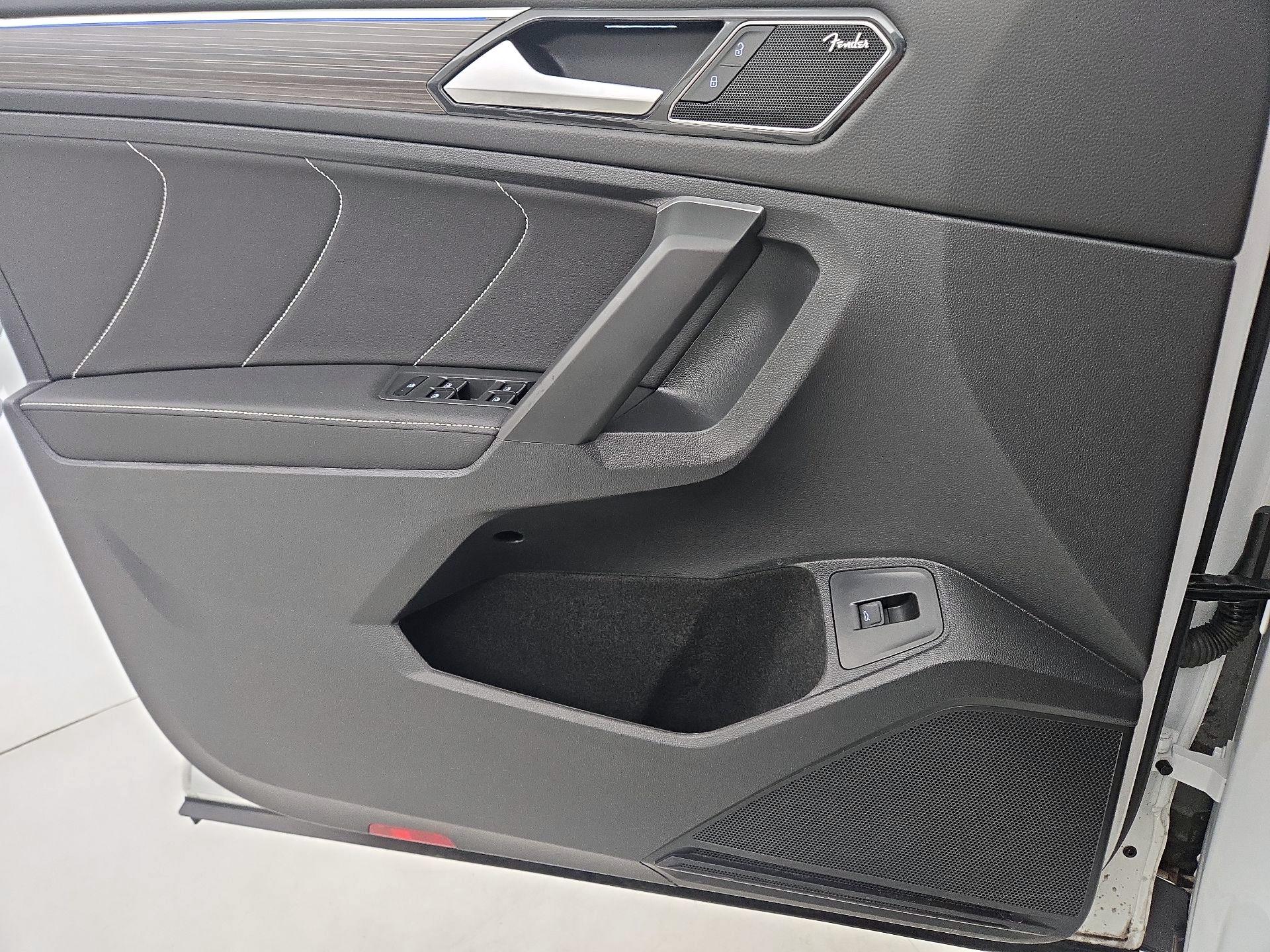 Thumbnail: 2024 Volkswagen Tiguan - 12