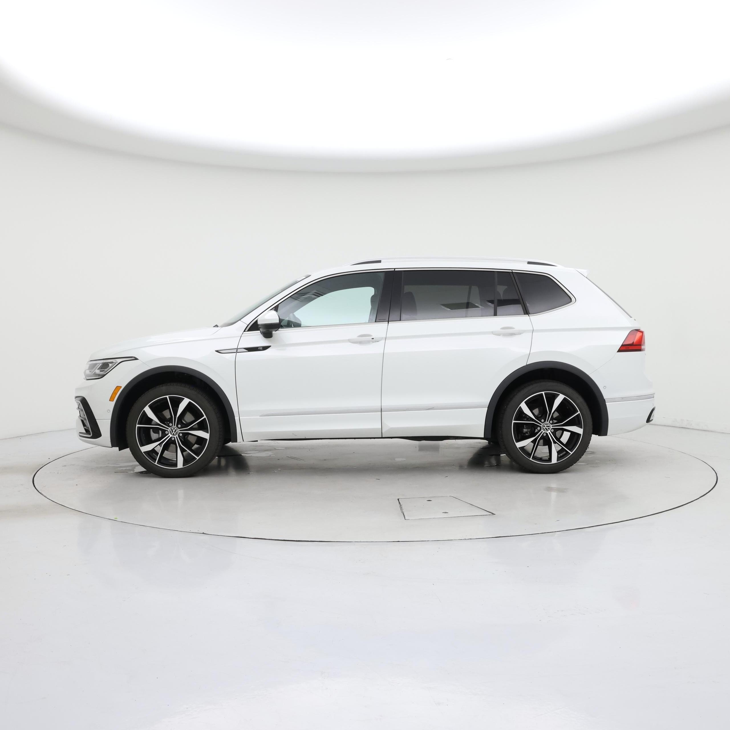Thumbnail: 2024 Volkswagen Tiguan - 3
