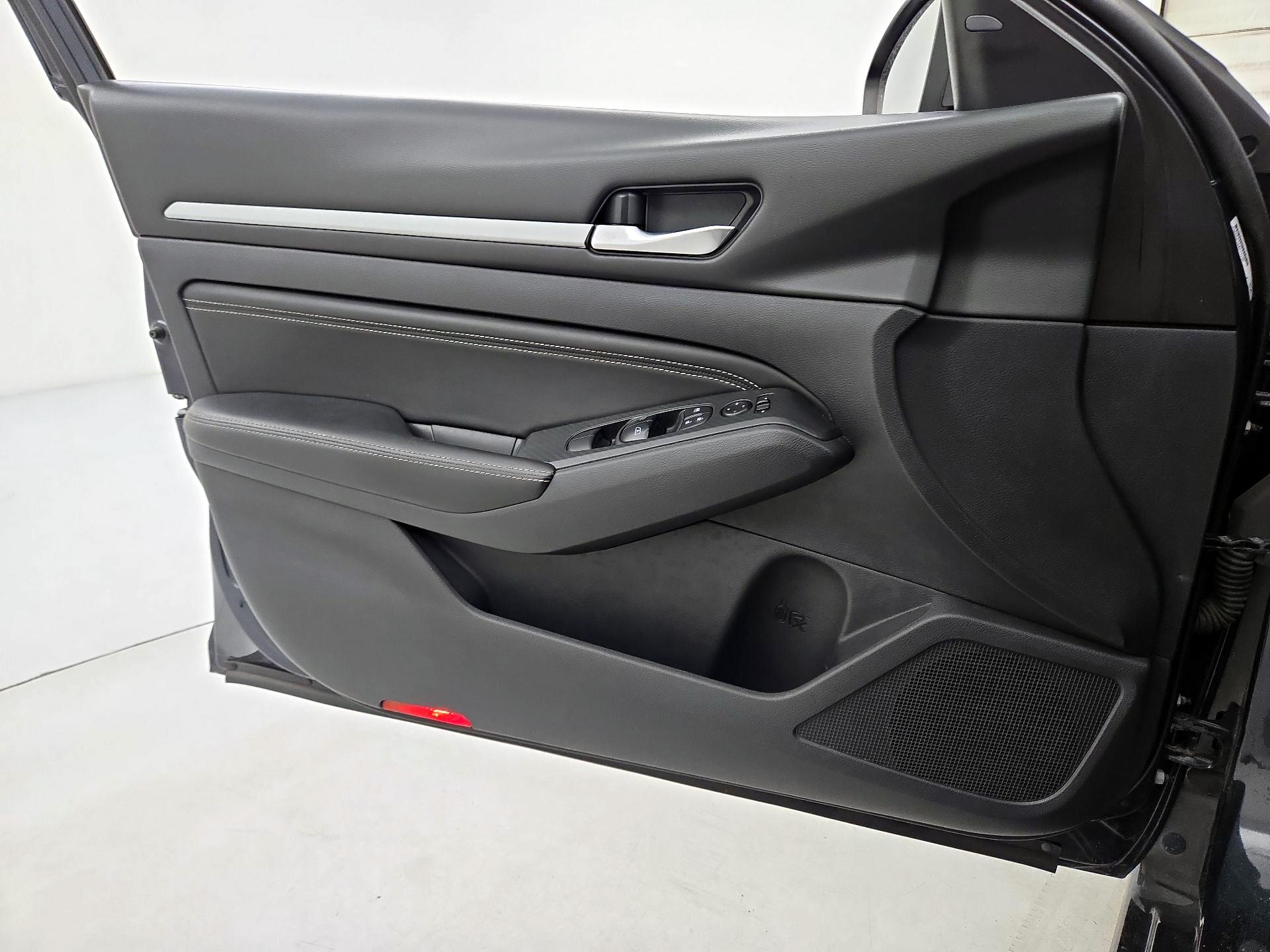 Thumbnail: 2019 Nissan Altima - 12