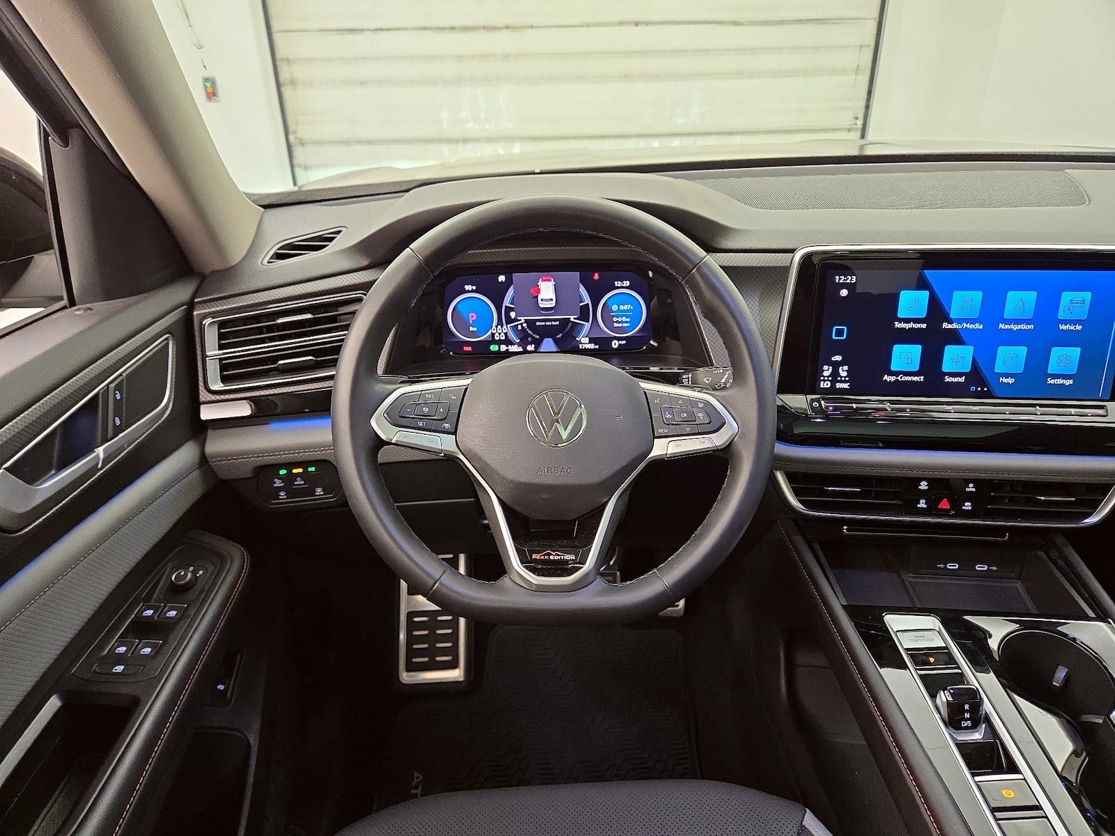 2024 Volkswagen Atlas Atlas Peak Edition - Photo 11