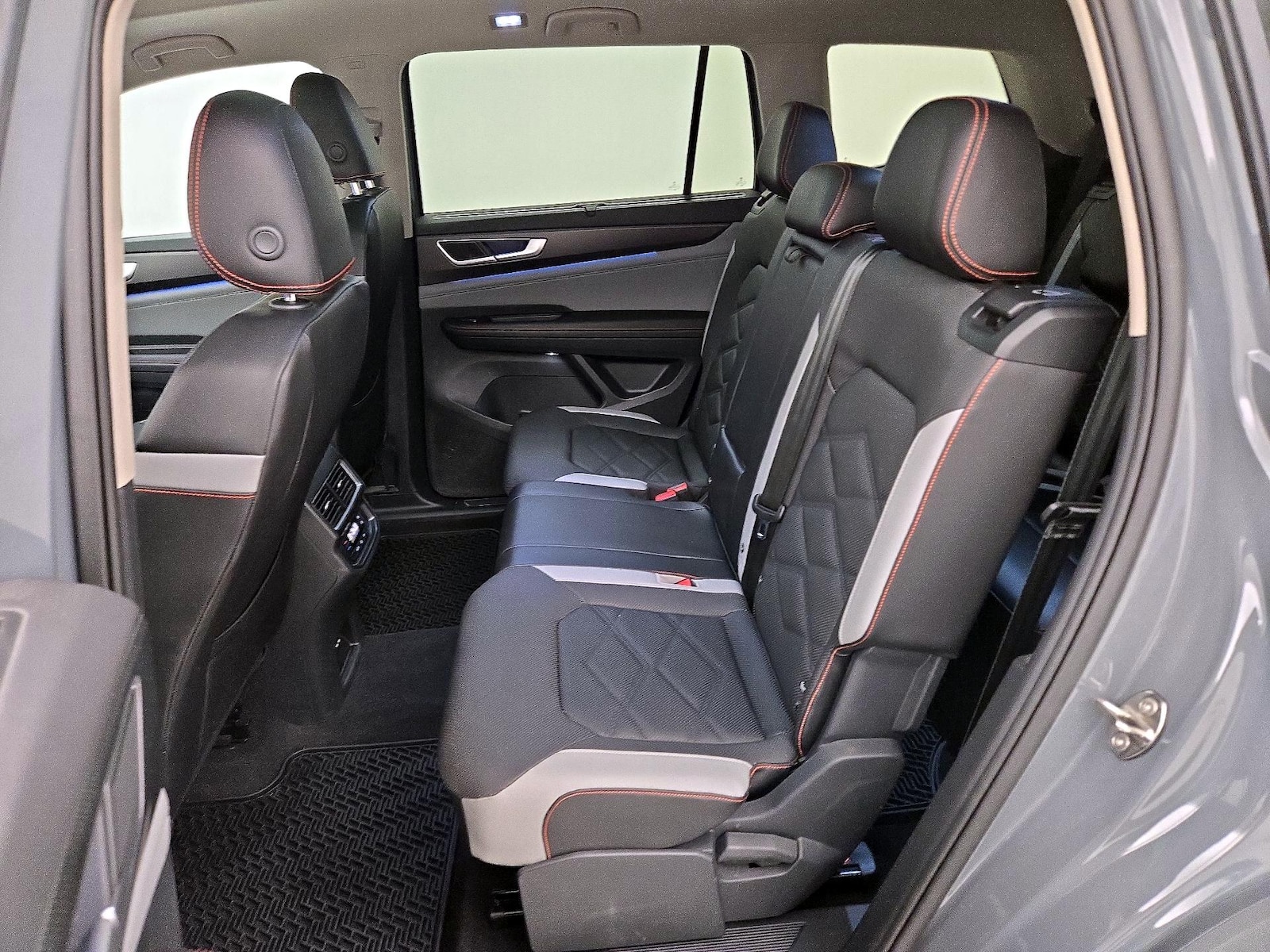 2024 Volkswagen Atlas Atlas Peak Edition - Photo 21